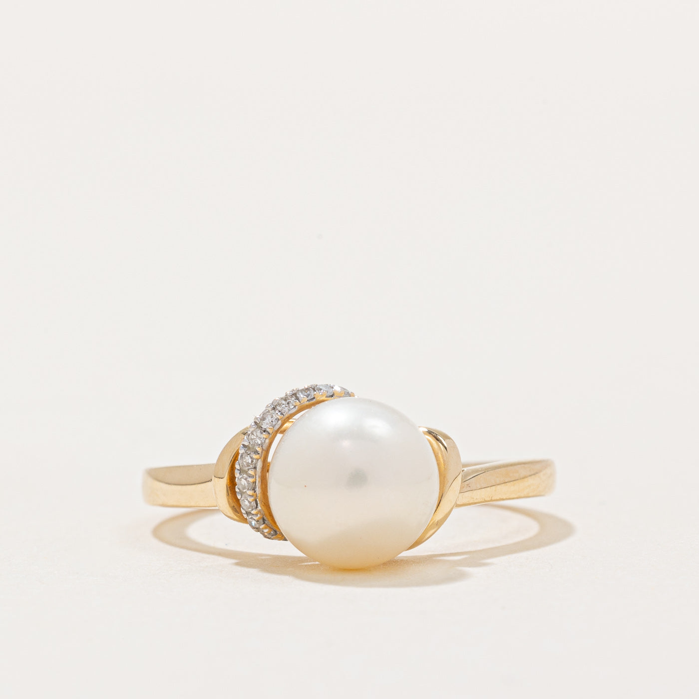 Bague cocktail perle et diamant | 0,04 ct | Taille 6,75 |