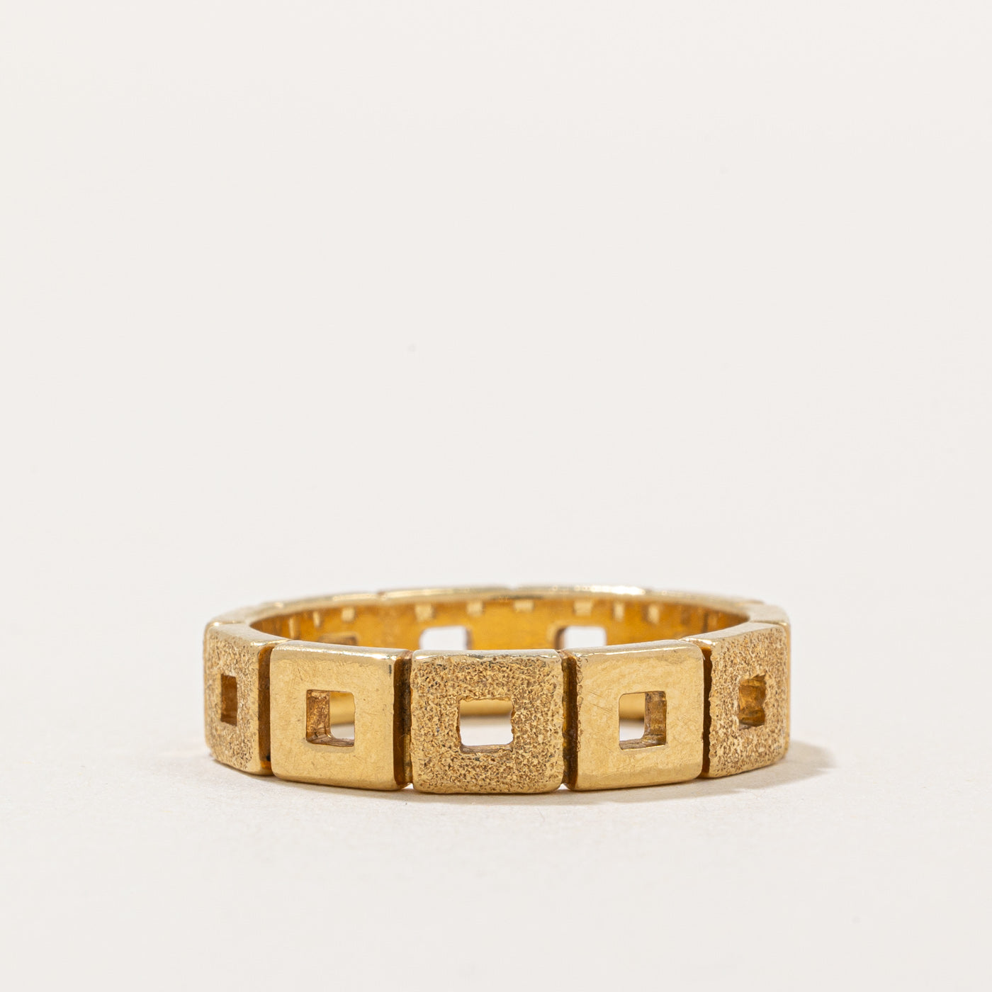 Italian 18k Yellow Gold Band | SZ 6.5 |