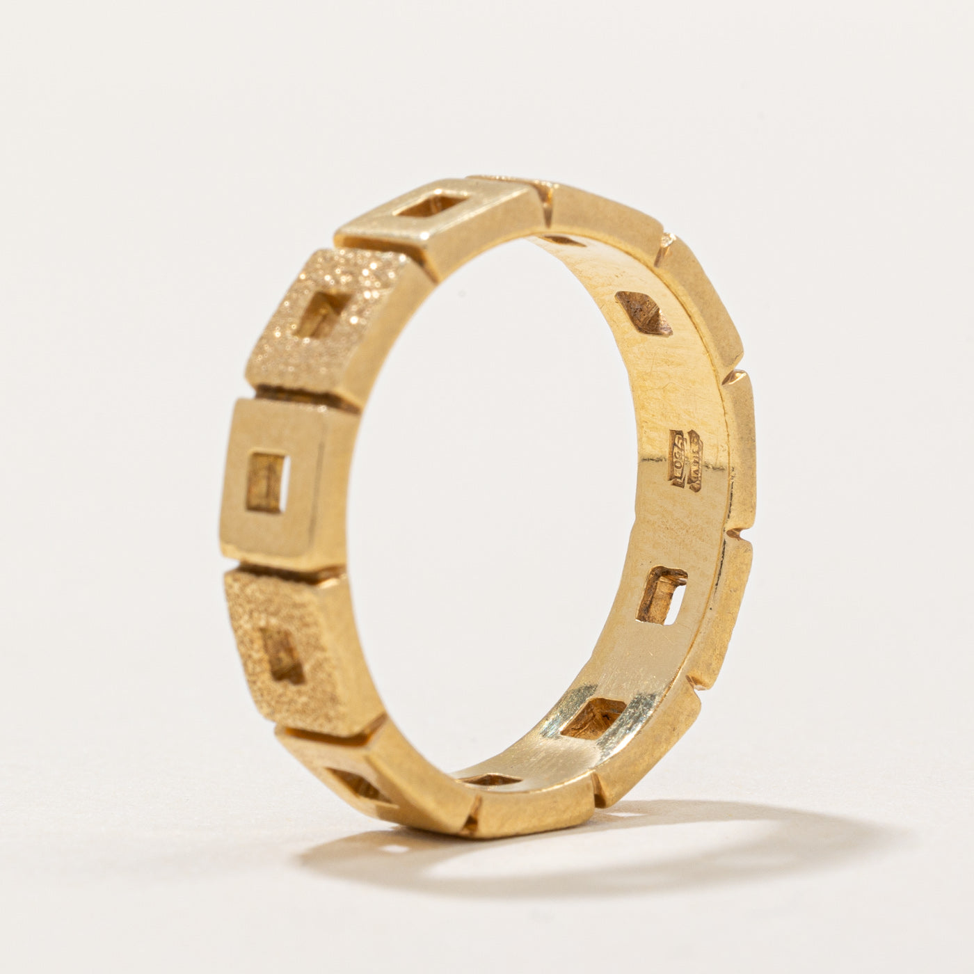 Italian 18k Yellow Gold Band | SZ 6.5 |