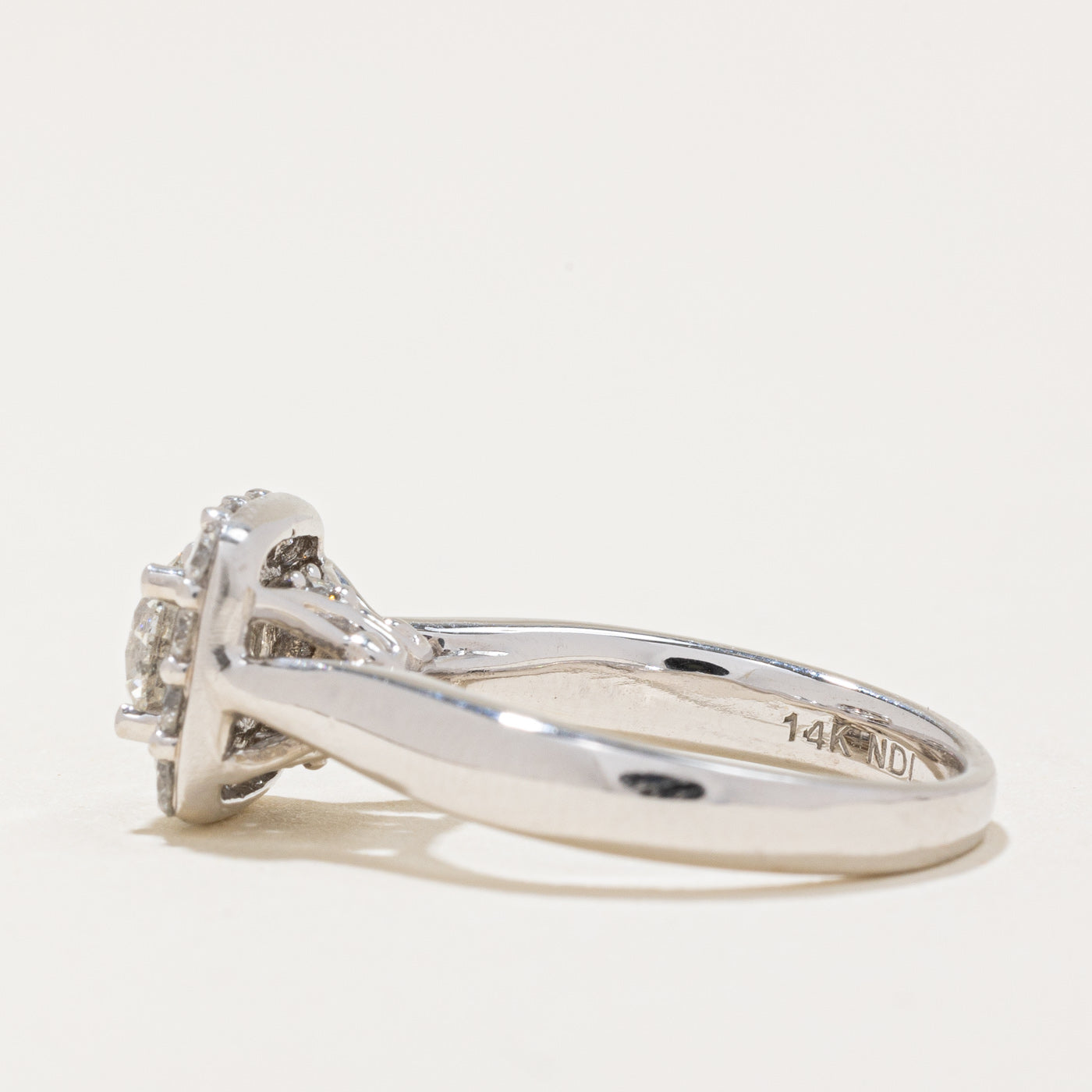 Diamond Halo Engagement Ring | 0.86ctw | SZ 4.25 |