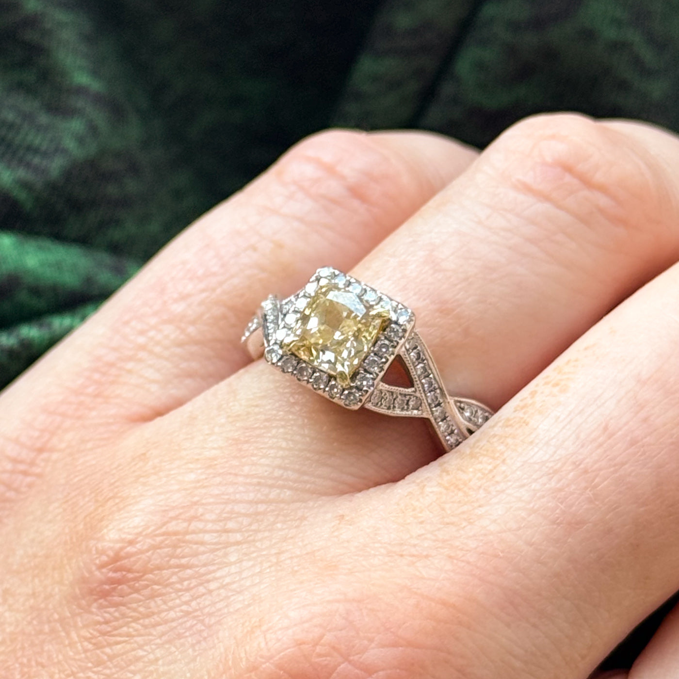 18k Fancy Light Yellow Diamond Ring | 1.55ctw | SZ 7.75 |