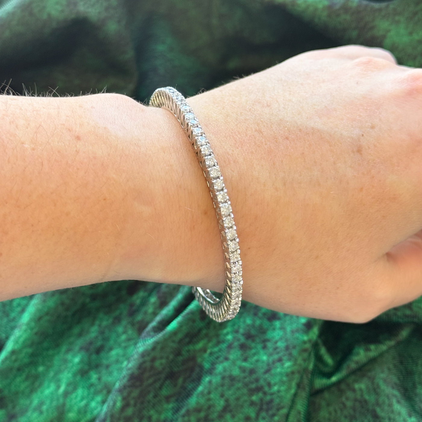Diamond Bangle Bracelet | 5.60ctw I1/I2 G/H | 8" |
