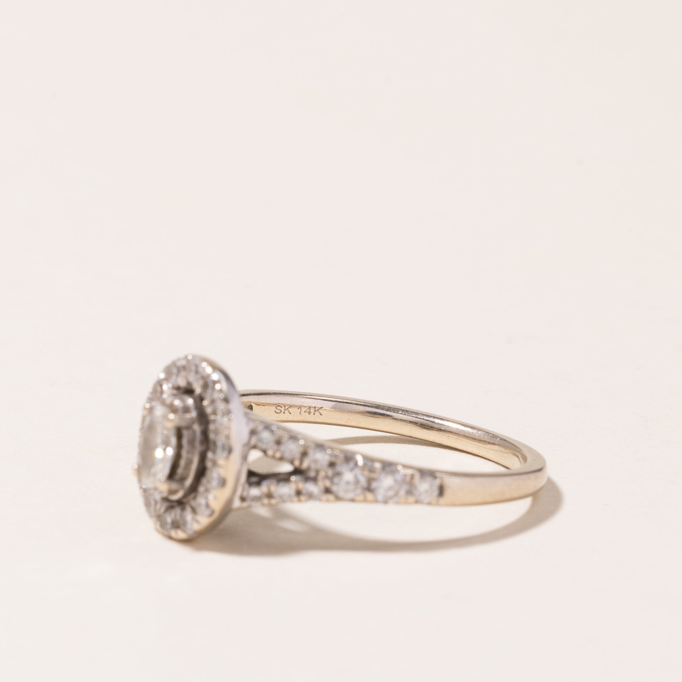 Bague de fiançailles en or blanc 14 carats avec halo de diamants | 0,69 ct Taille 7,5 |