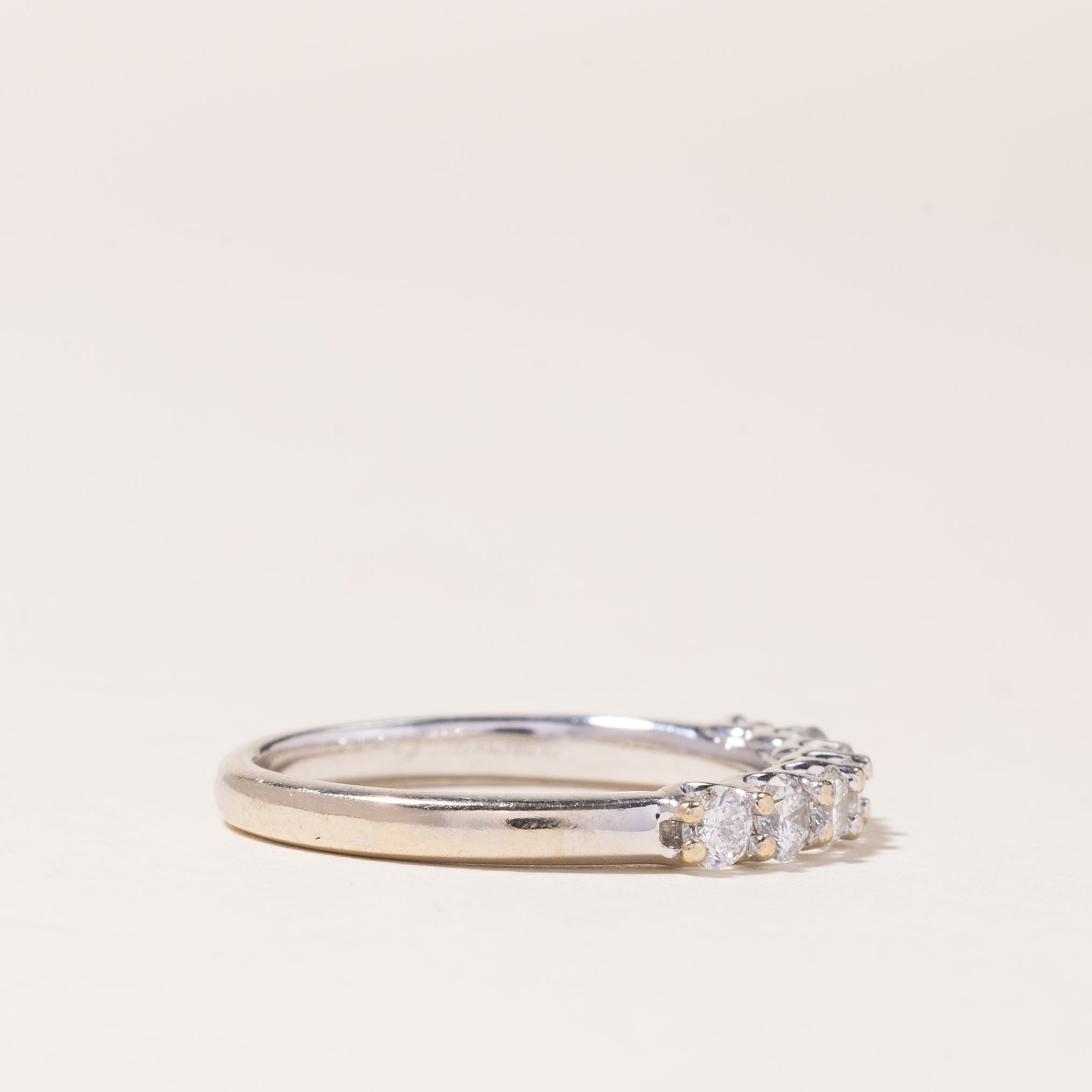 Alliance semi-éternité en or blanc 14 carats sertie de diamants | 0,50 ct au total | Taille 6,25 |