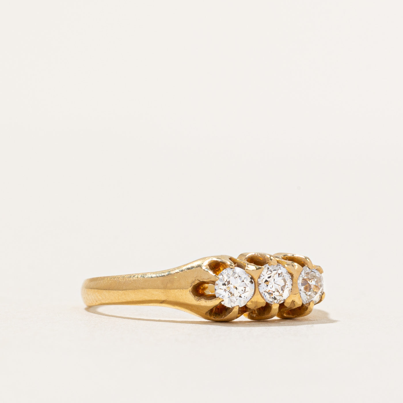 Bague Ryrie victorienne canadienne à trois diamants | 0,35 ct au total | Taille 6,5 |