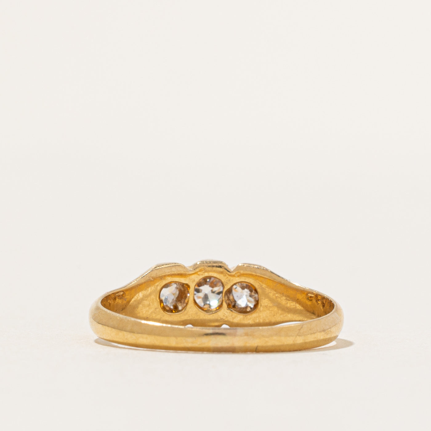 Bague Ryrie victorienne canadienne à trois diamants | 0,35 ct au total | Taille 6,5 |