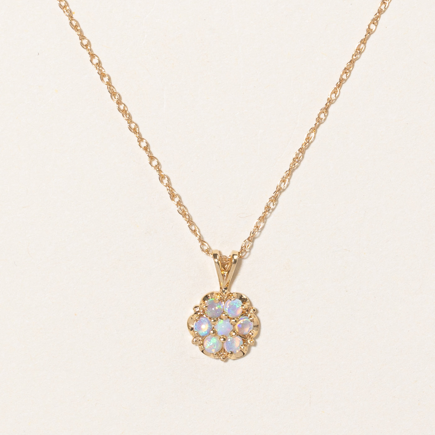 Collier pendentif en opale | 0,42 ct | 15 po |