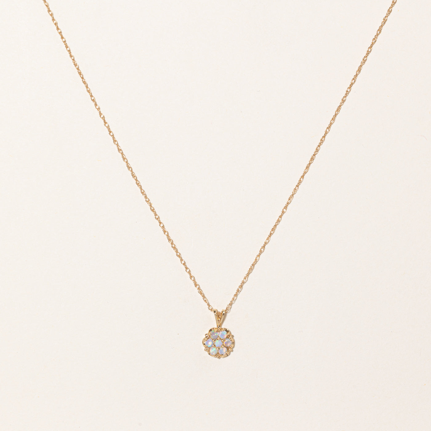 Collier pendentif en opale | 0,42 ct | 15 po |