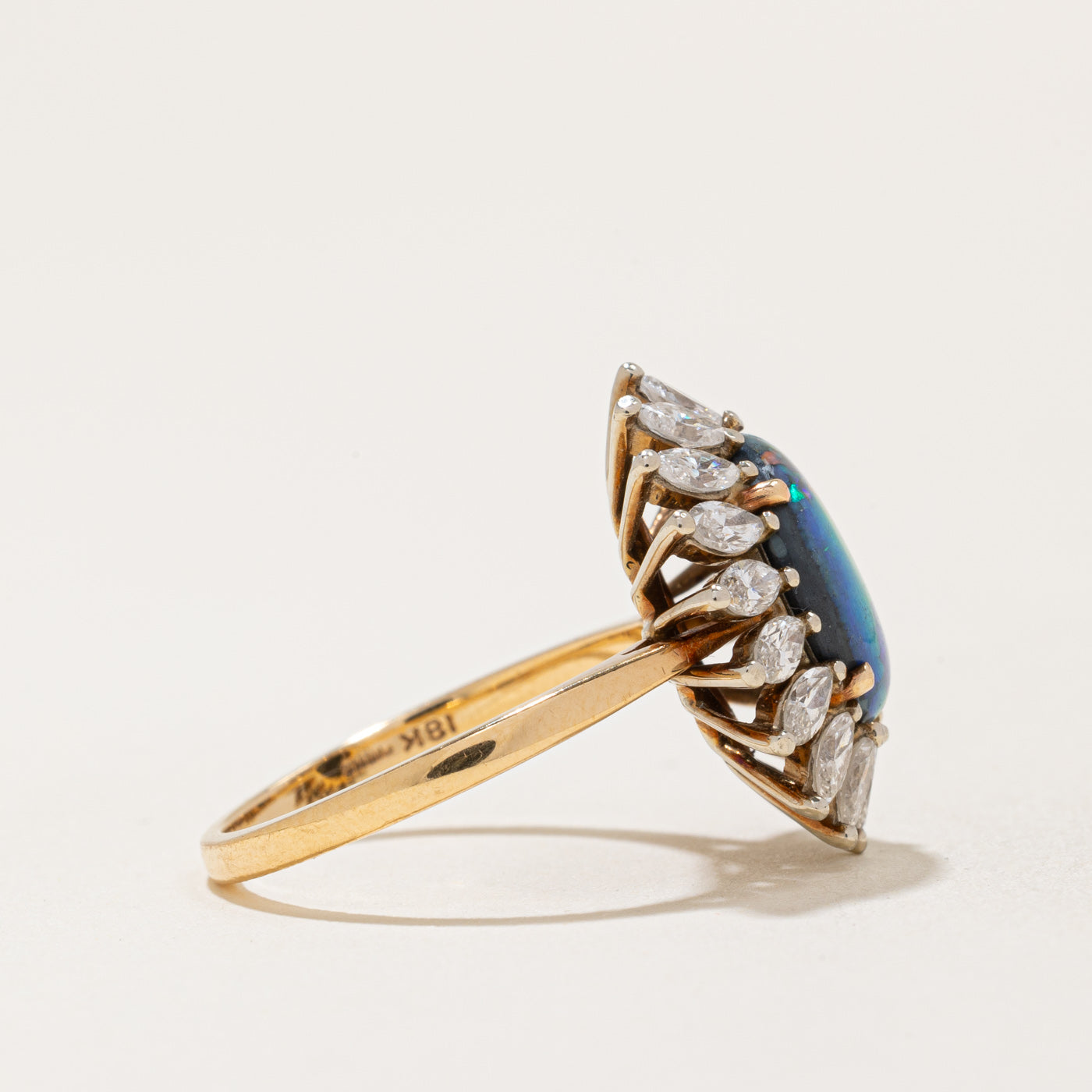 Bague Birks' Boulder Opale et Diamant Halo | 1,80 ct, 1,26 ct au total | Taille 6 |