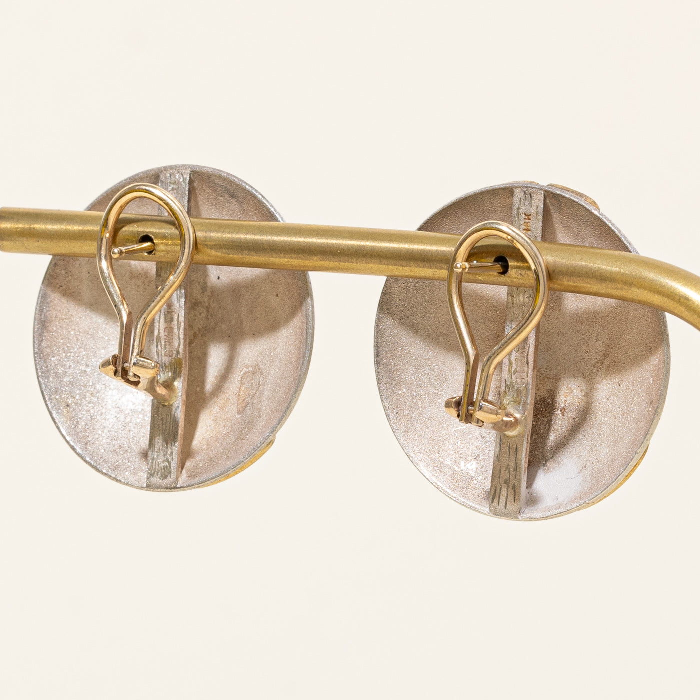 Boucles d'oreilles bouclier en métal mixte