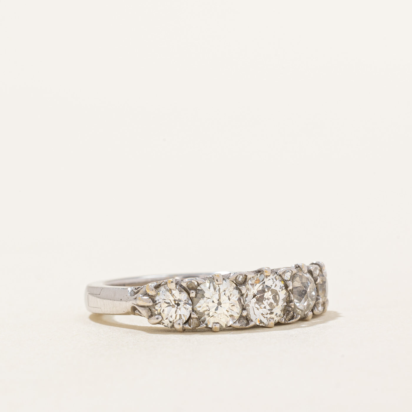 Bague charnière vintage en diamant taille ancienne | 2,00 ct | Taille 5,75 |