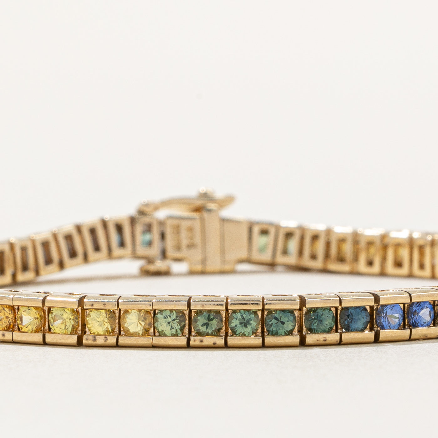 Bracelet de tennis en saphir arc-en-ciel | 5,00 ct | 17,8 cm |