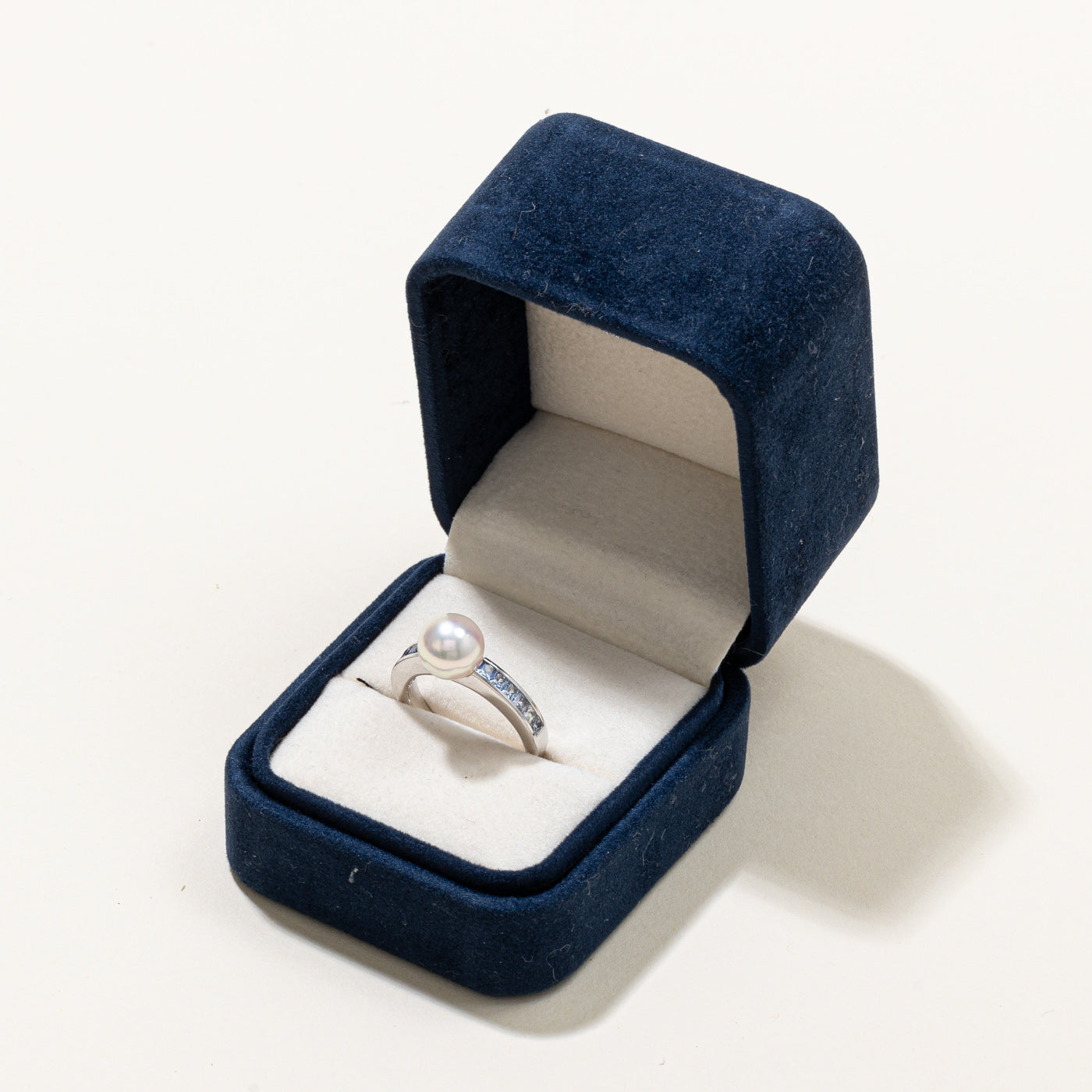 Bague Perle et Saphir 'Mikimoto' | 0,40ctw | Taille 6,25 |