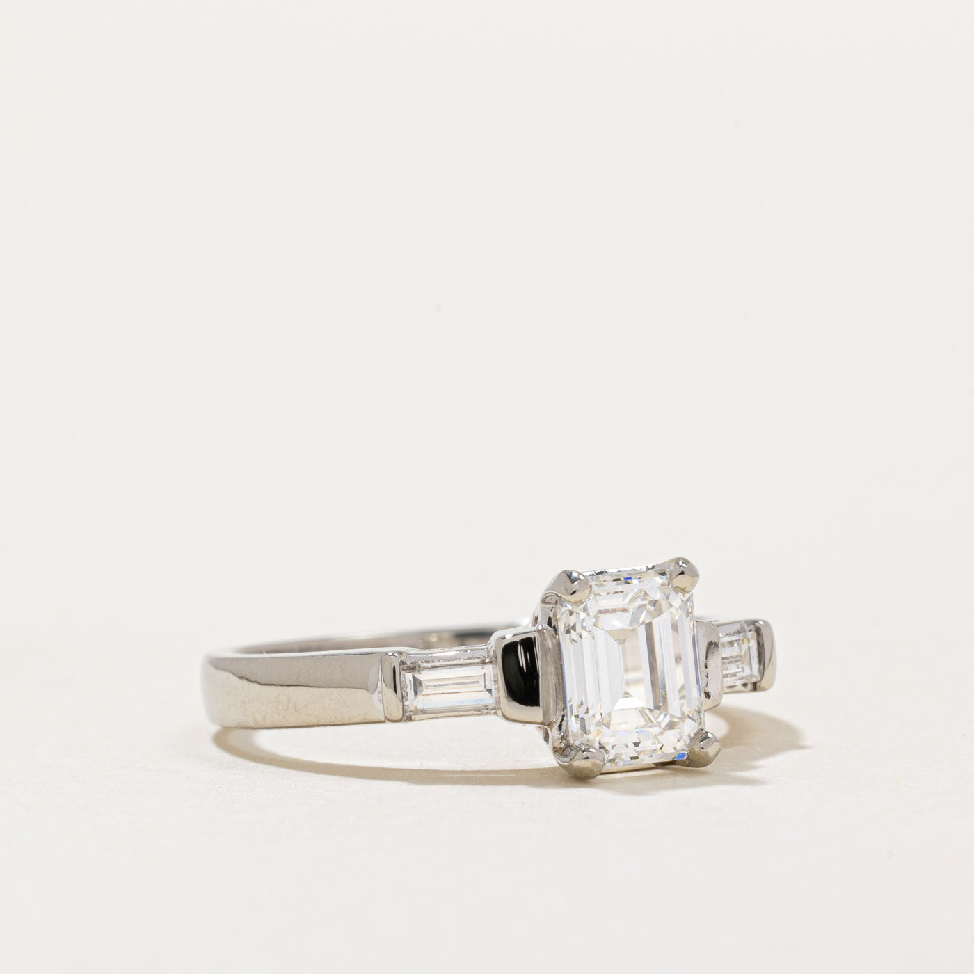Emerald & Baguette Cut Diamond Engagement Ring | 1.24ctw VS1/VS2 G/H | SZ 6.25 |