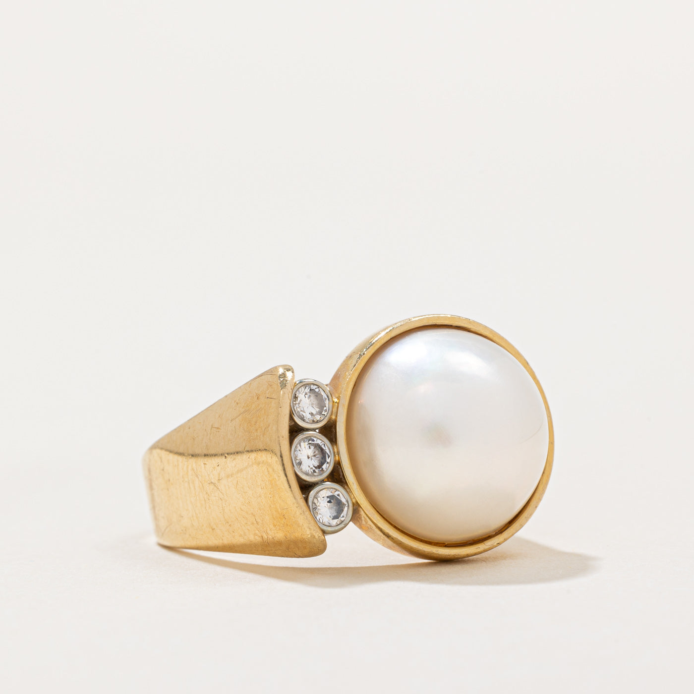Pearl & Diamond Ring | 0.12ctw | SZ 7 |