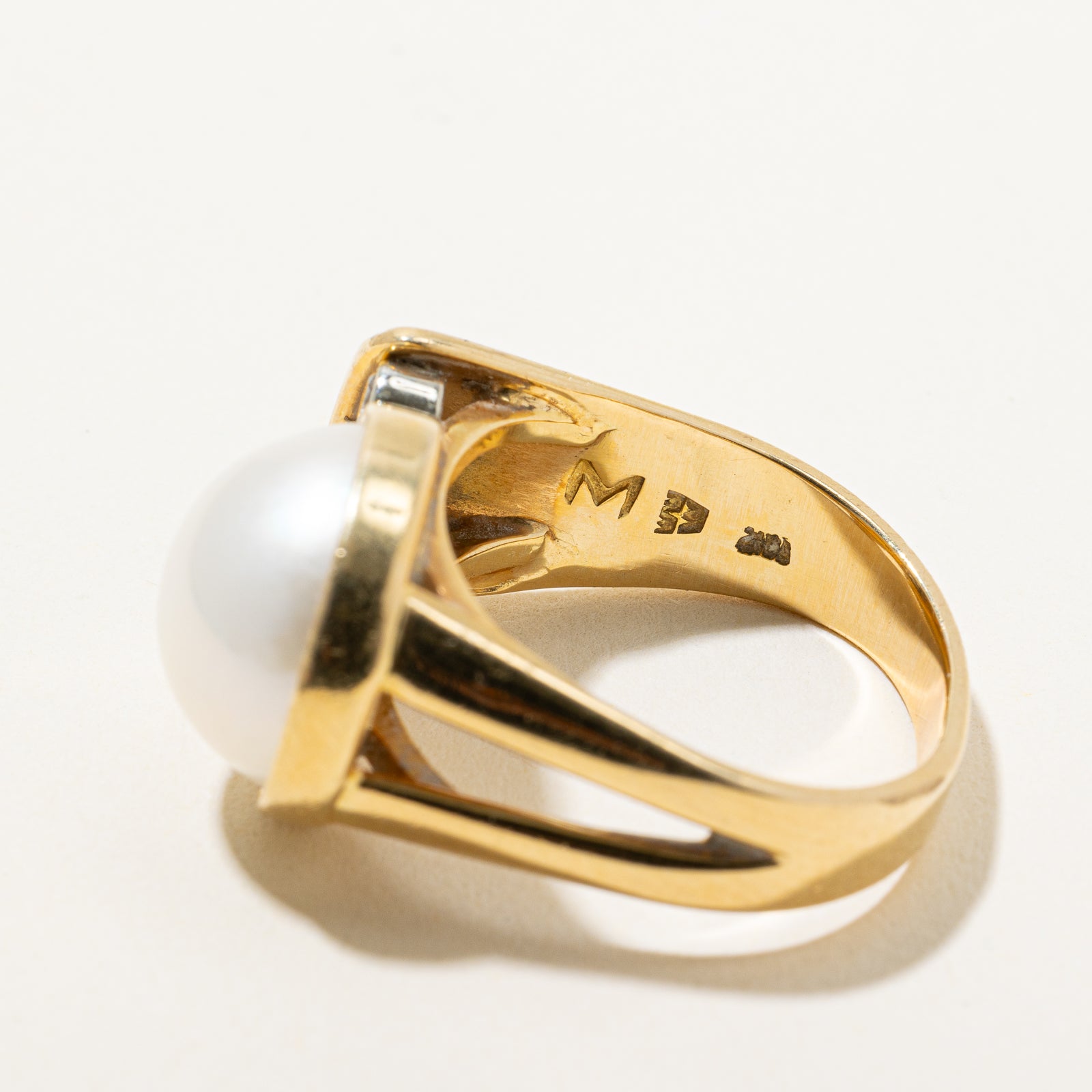 Pearl & Diamond Ring | 0.12ctw | SZ 7 |