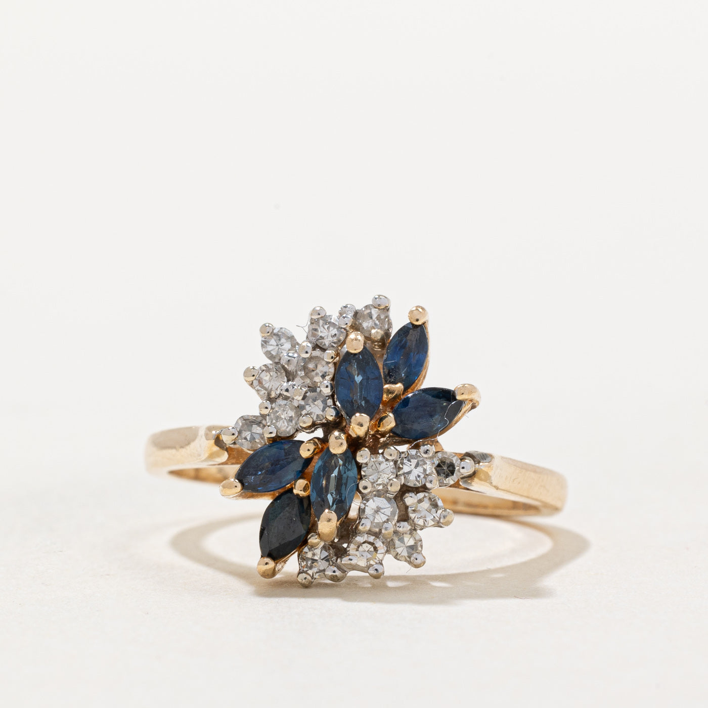 Bague sertie de saphirs et de diamants | 0,82 ct, 0,34 ct | Taille 9 |