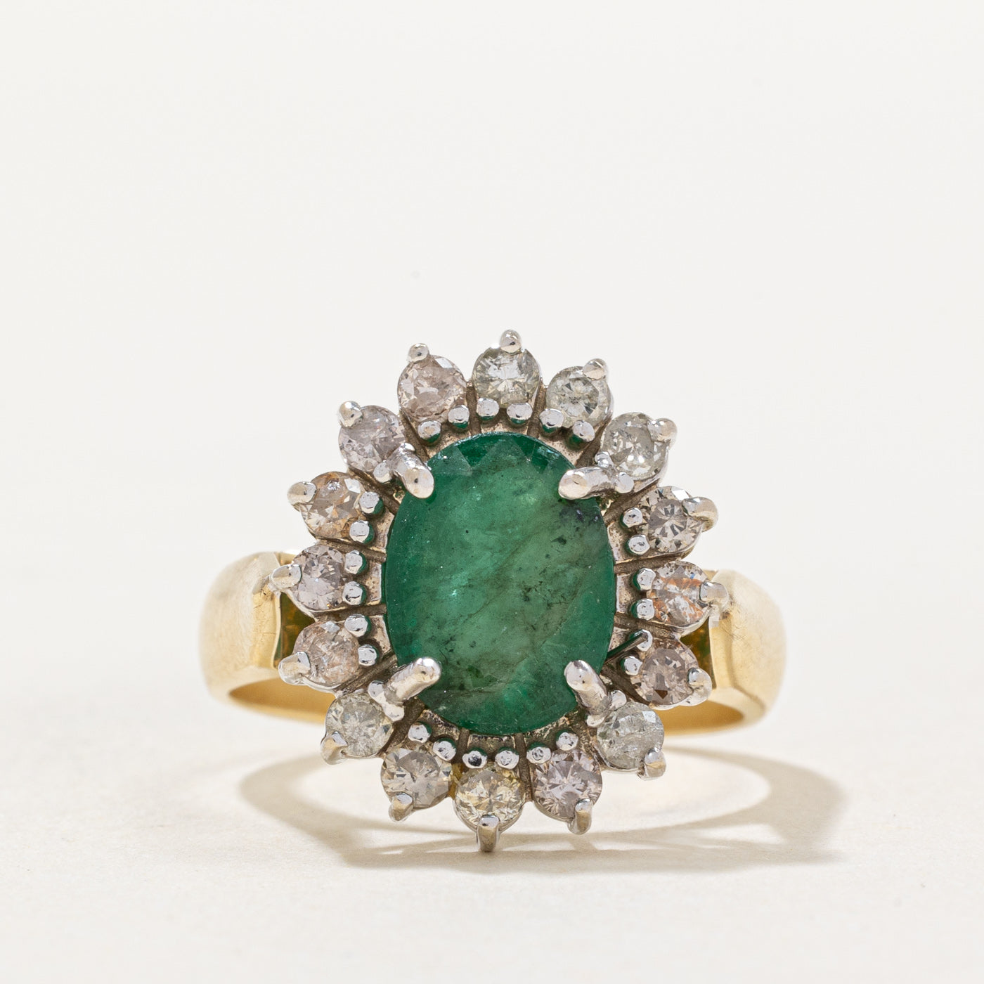 Bague cocktail halo émeraude et diamants | 1,58 ct, 0,61 ct au total | Taille 6,5 |
