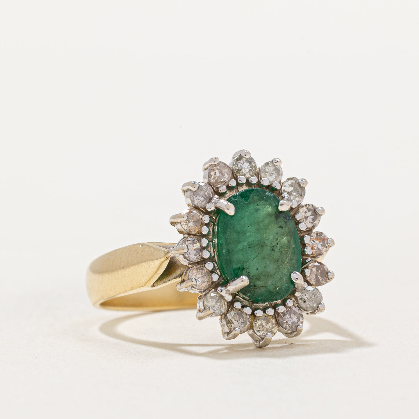 Bague cocktail halo émeraude et diamants | 1,58 ct, 0,61 ct au total | Taille 6,5 |