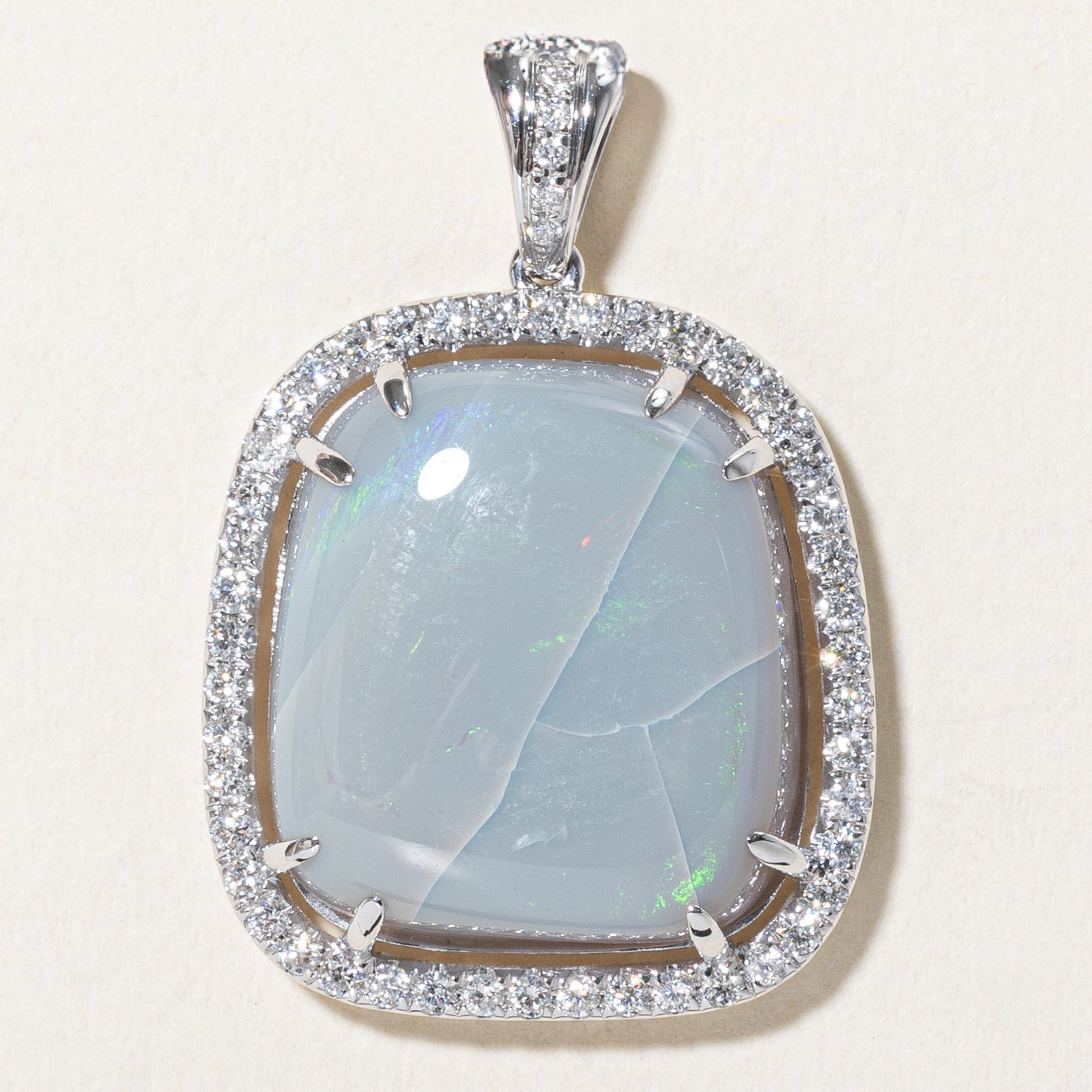 Pendentif en opale et diamants | 9,75 ct, 0,49 ct au total