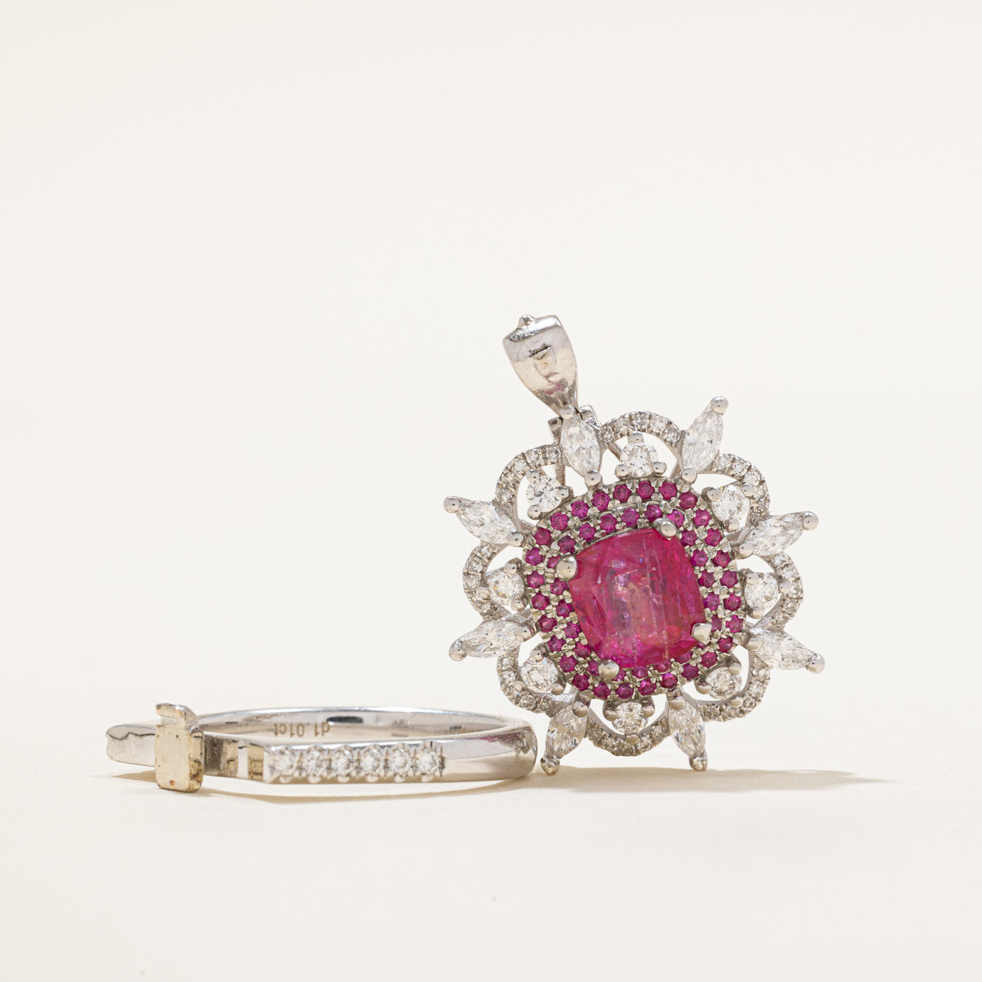 Pendentif et bague convertibles en rubis et diamants GRS | 2,17 ct, 1,01 ct au total | Taille 6,5