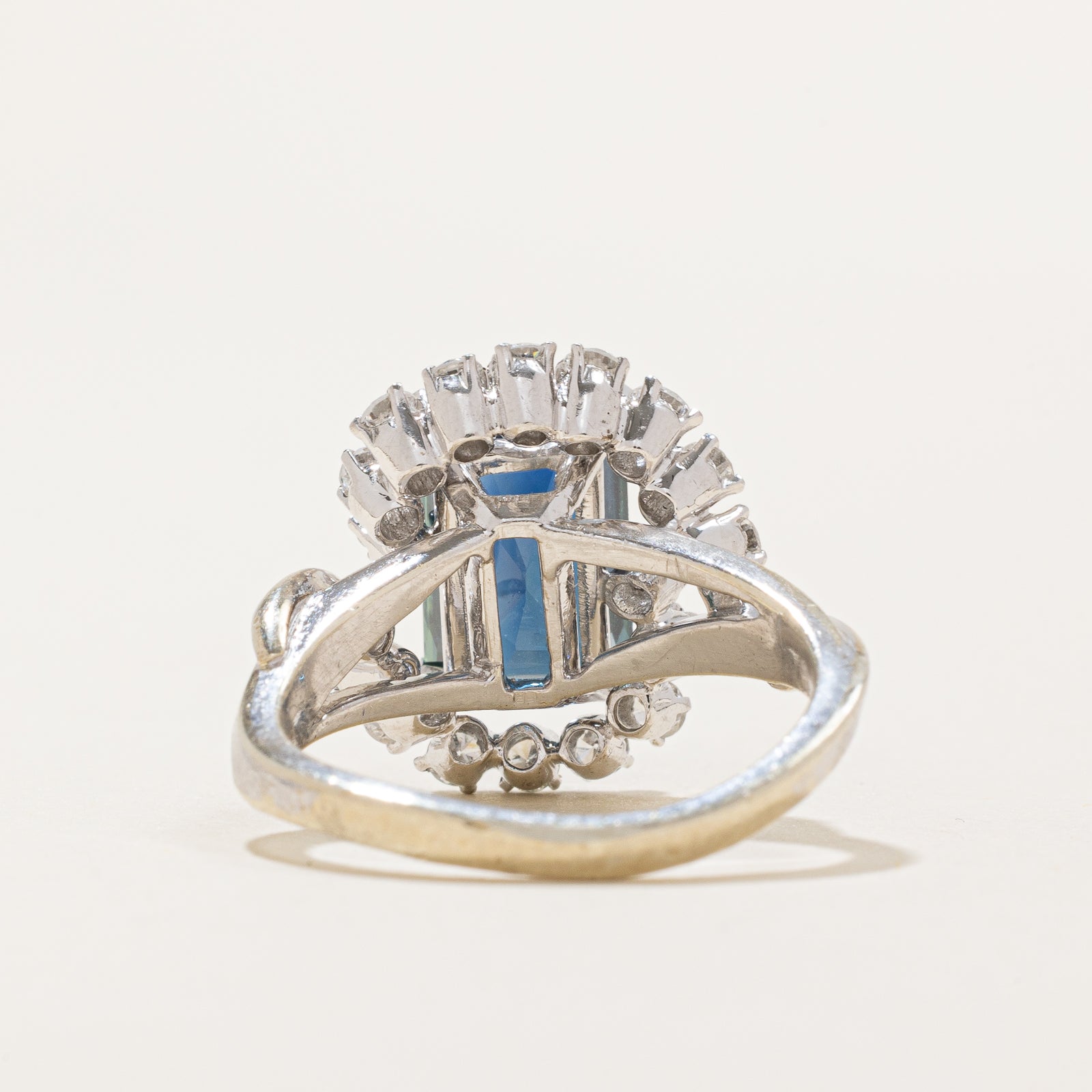 Bague de fiançailles en saphir bicolore non chauffé et diamants | 4,08 ct | 0,54 ct au total | Taille 5,75