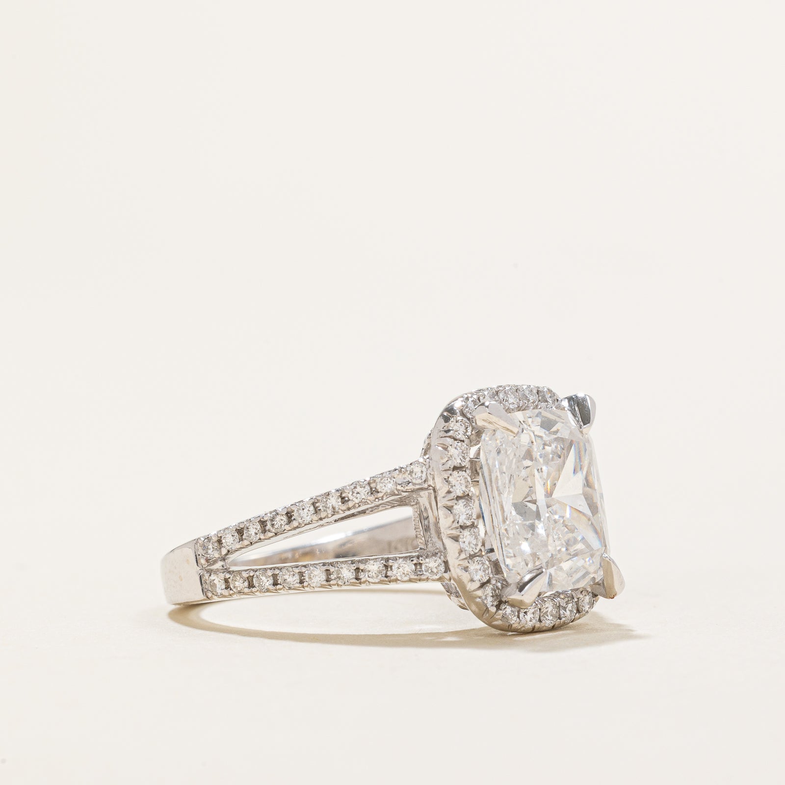 Radiant Cut Diamond Engagement Ring | 3.00ct SI2 E Vey Good cut | 0.40ctw | SZ 5.75