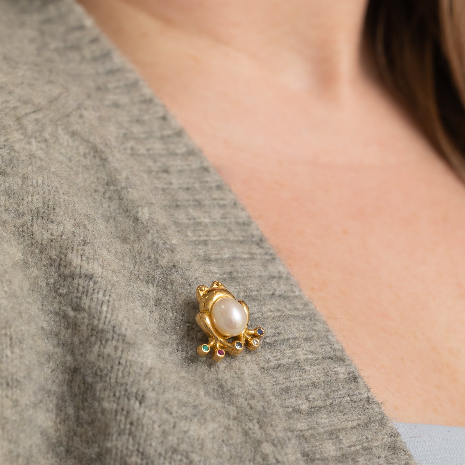 'Miwa' Multi Gemstone and Pearl Frog Pin | 0.15ctw