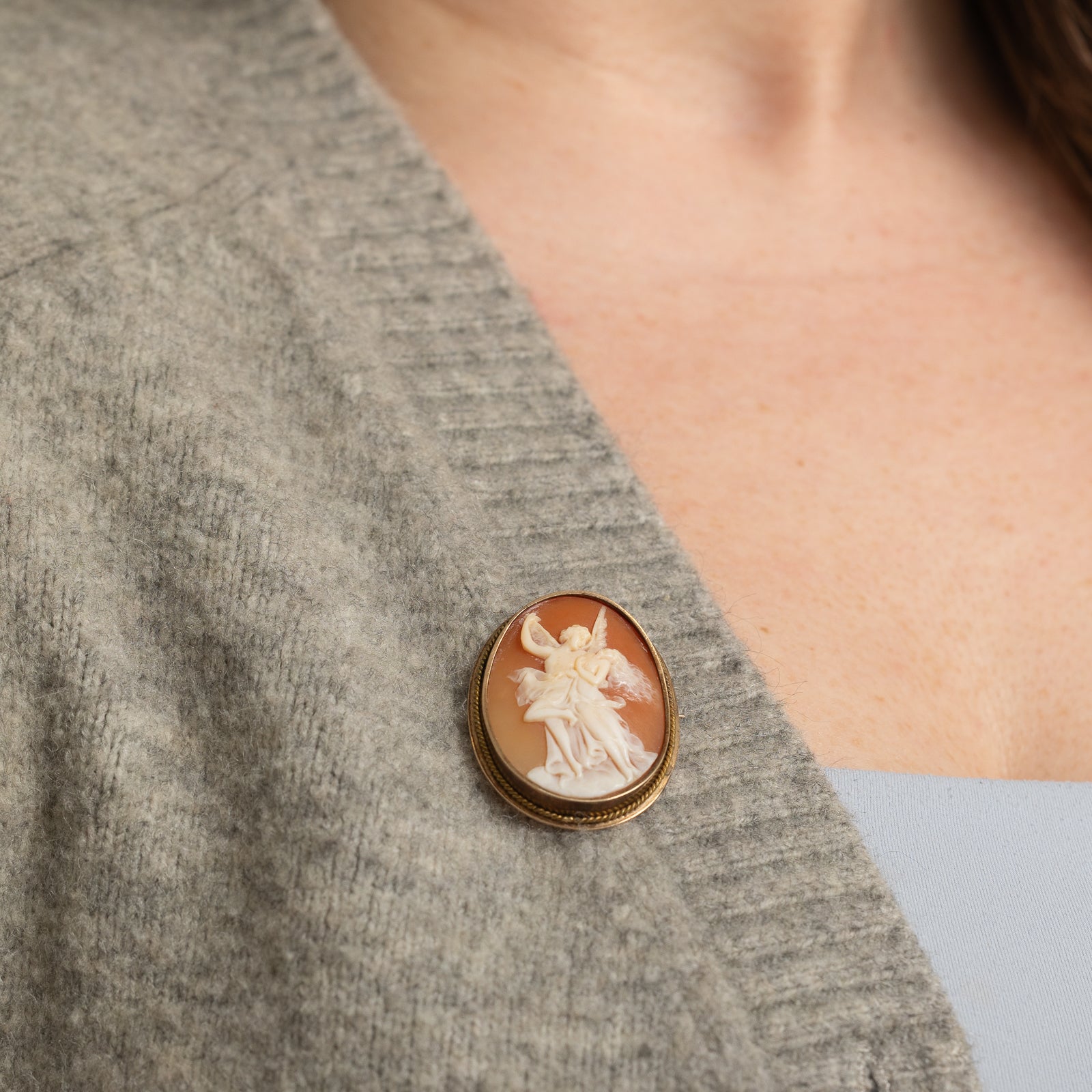 Sea Shell Cameo Convertible Brooch & Pendant | 16.00ct