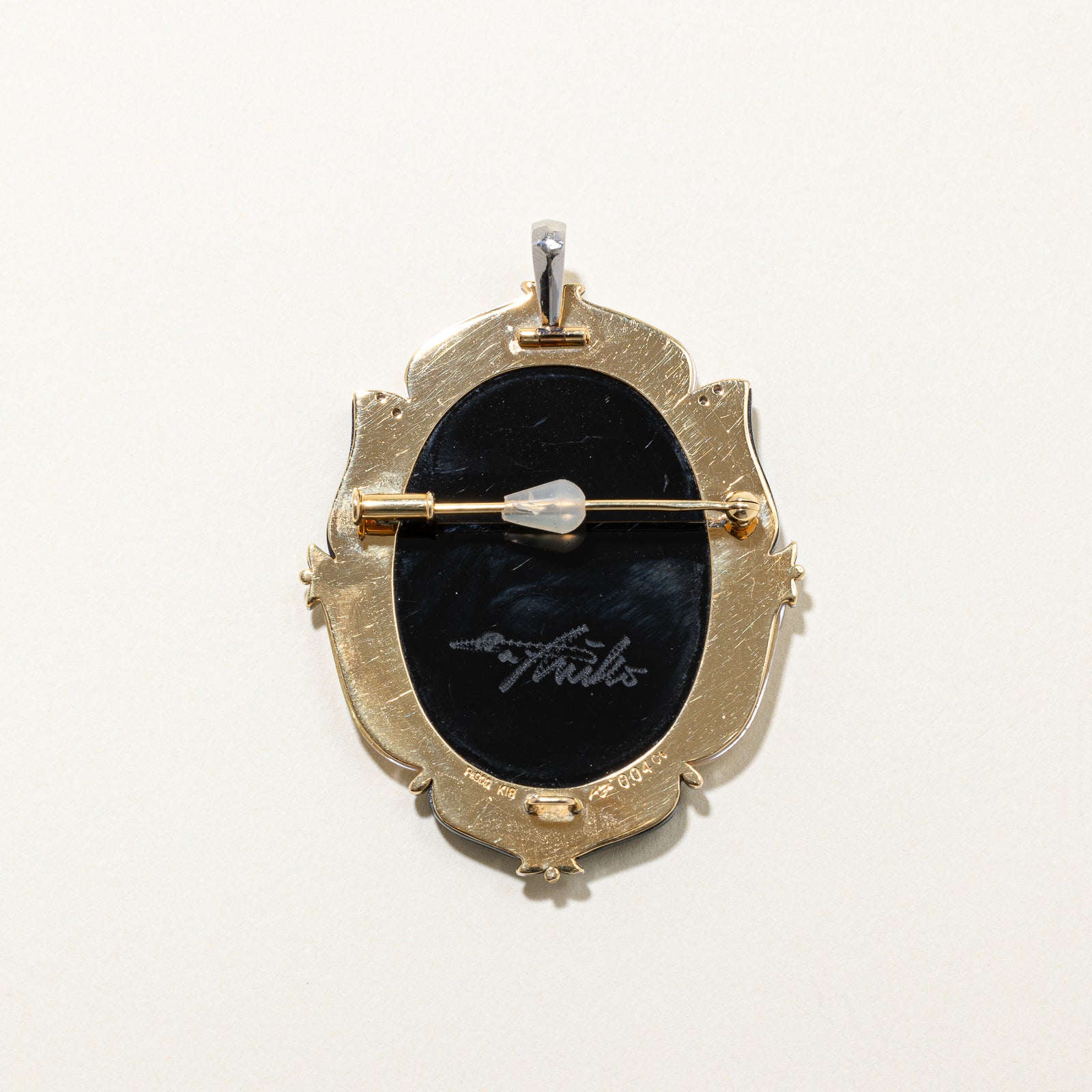 Agate, Mother of Pearl & Diamond Cameo Pendant & Brooch | 34.00ct, 0.04ctw