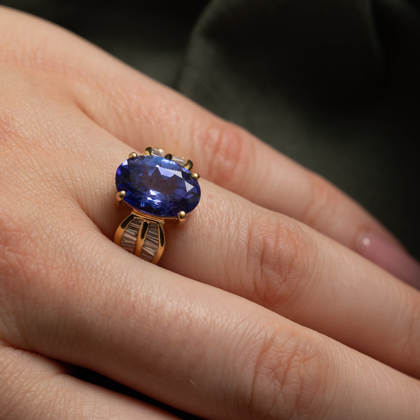 Tanzanite & Diamond Reverse Tapered Ring | 4.50ct, 0.50ctw | SZ 6.25