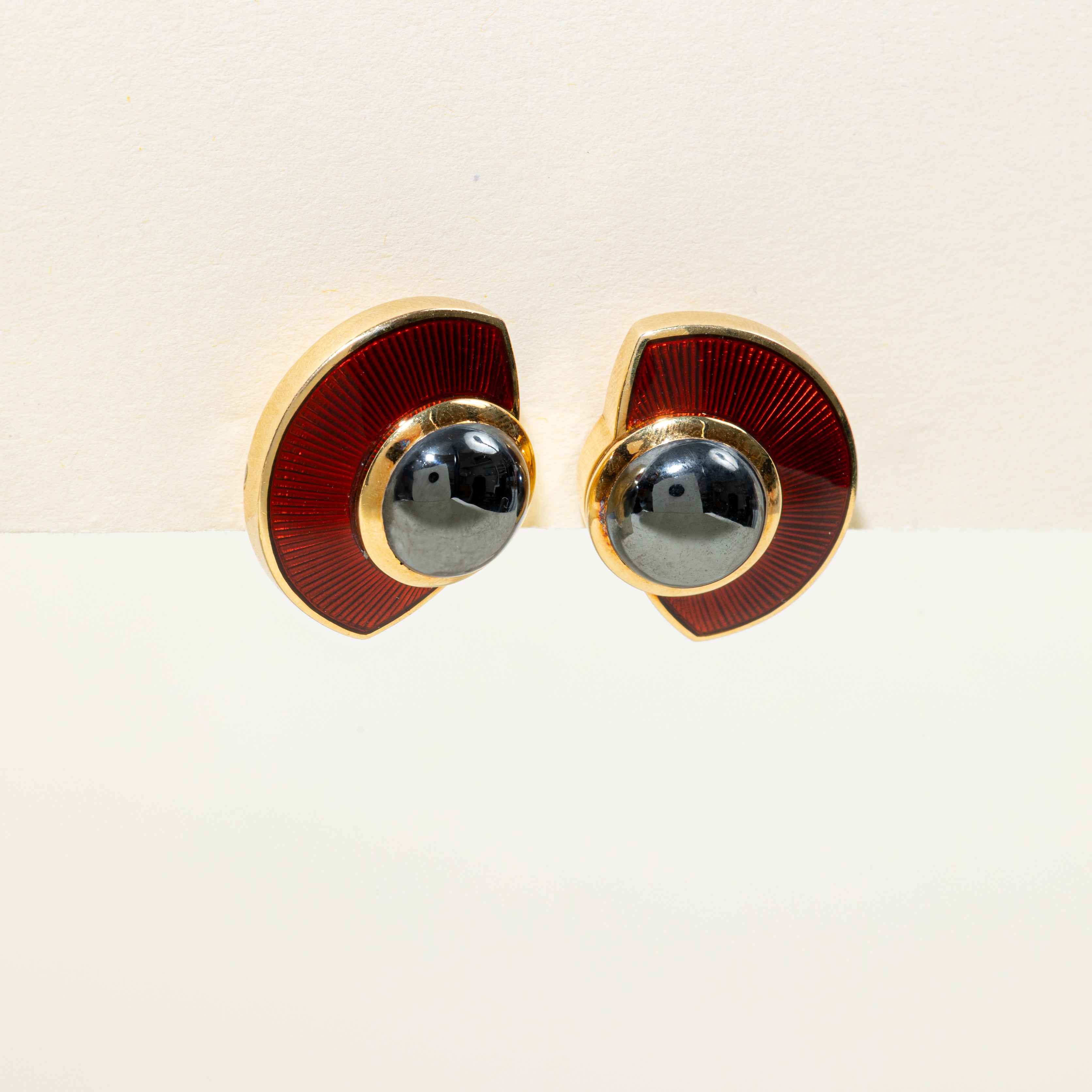 'Leo De Vroomen' 18k Hematite Chunky Enamel Earrings | 15.00ctw