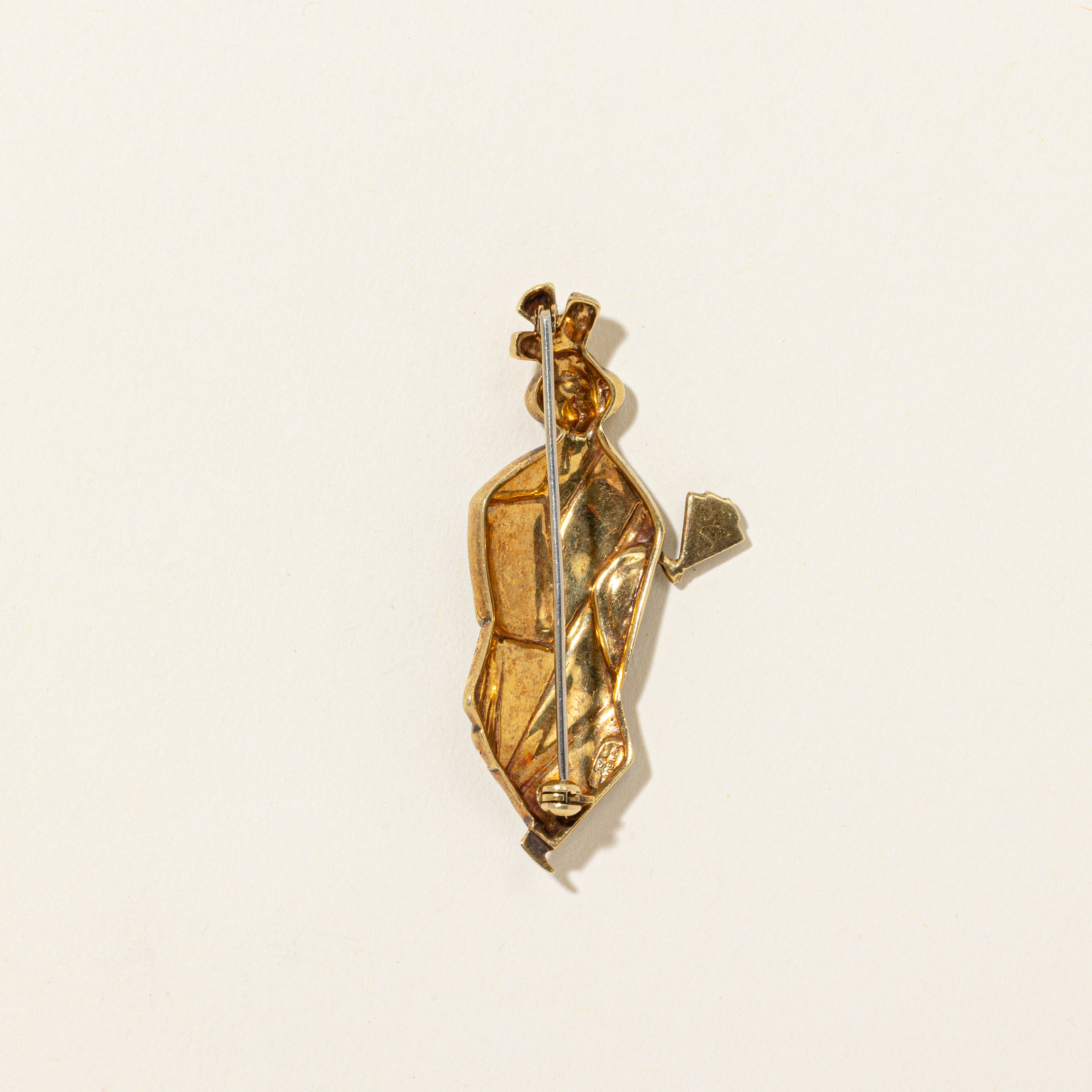 Broche antique en émail « Hemsley » représentant une dame japonaise traditionnelle avec éventail, en or 18 carats.