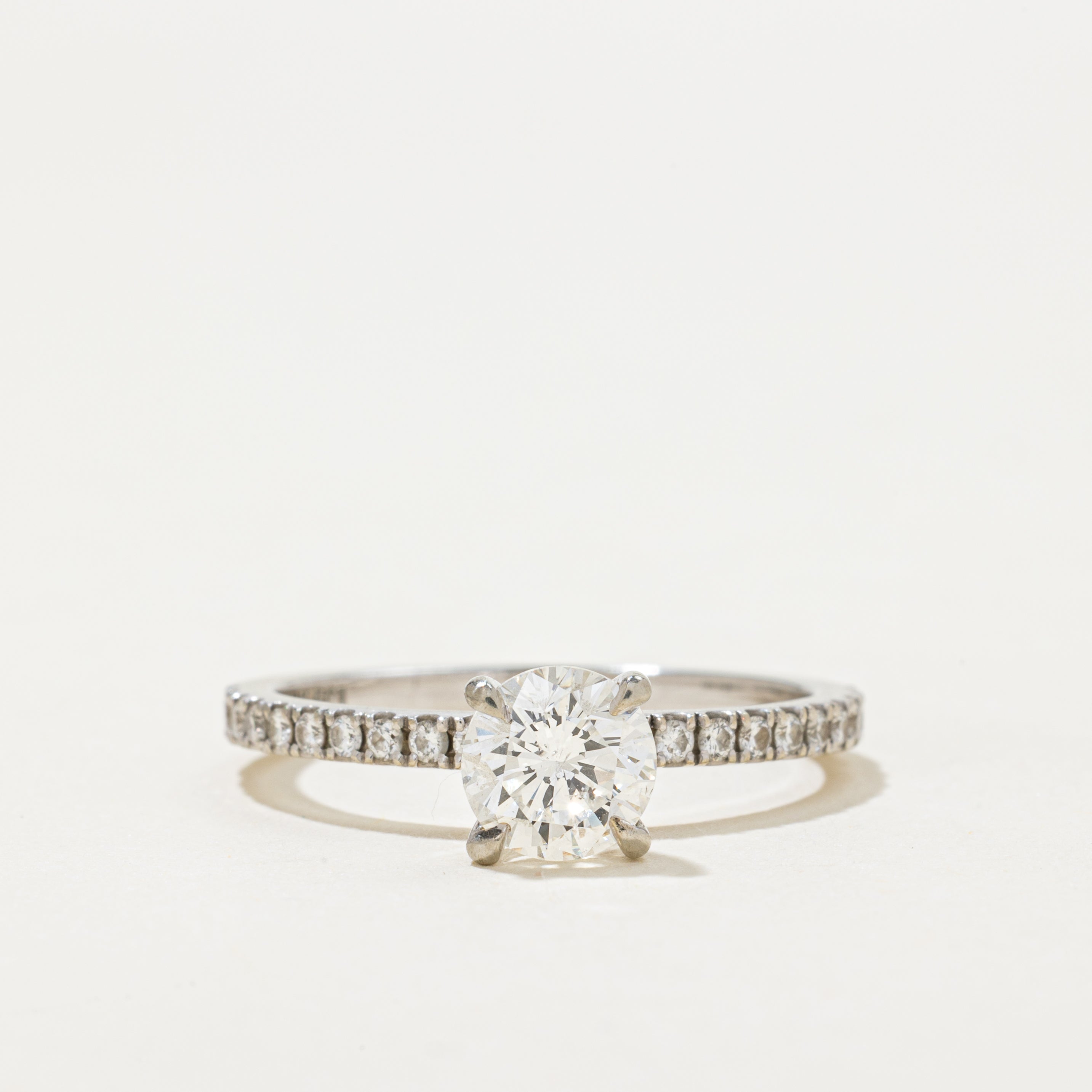 Bague de fiançailles solitaire et pavée de diamants en or 18 carats | 1,33 ct au total | Taille 7,75