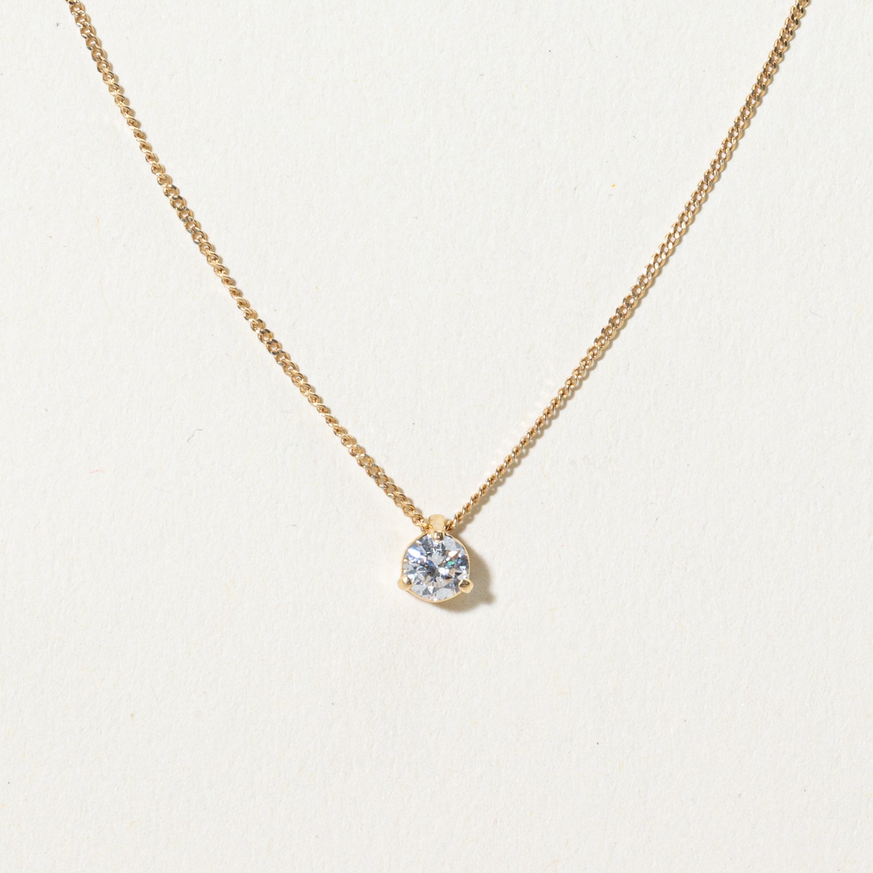 Collier pendentif en or 18 carats serti de diamants canadiens | 0,21 ct | 43 cm