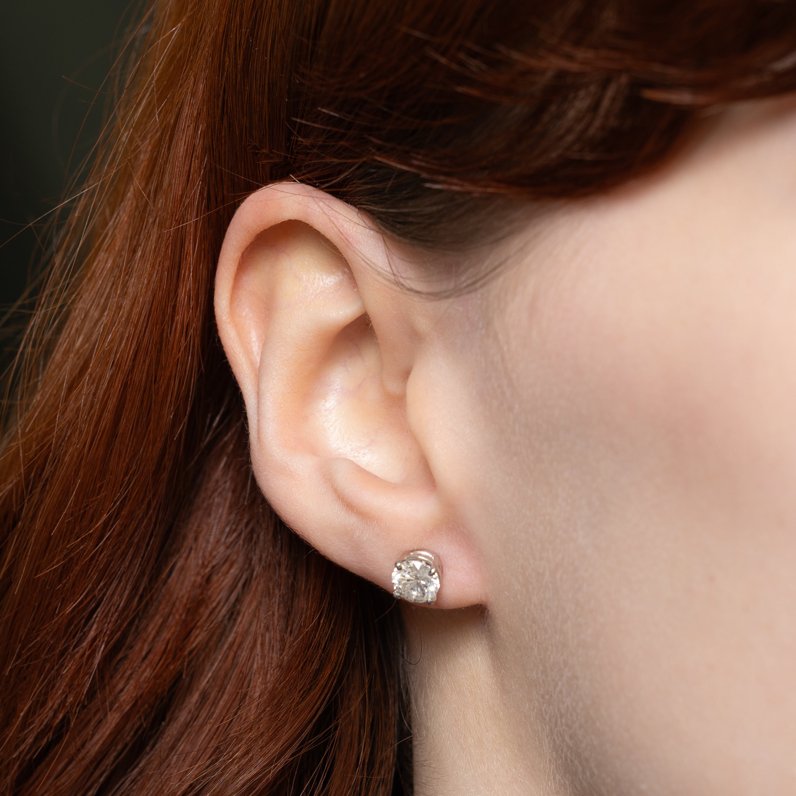 Boucles d'oreilles puces solitaire en platine 950 serties de diamants | 1,01 ct au total