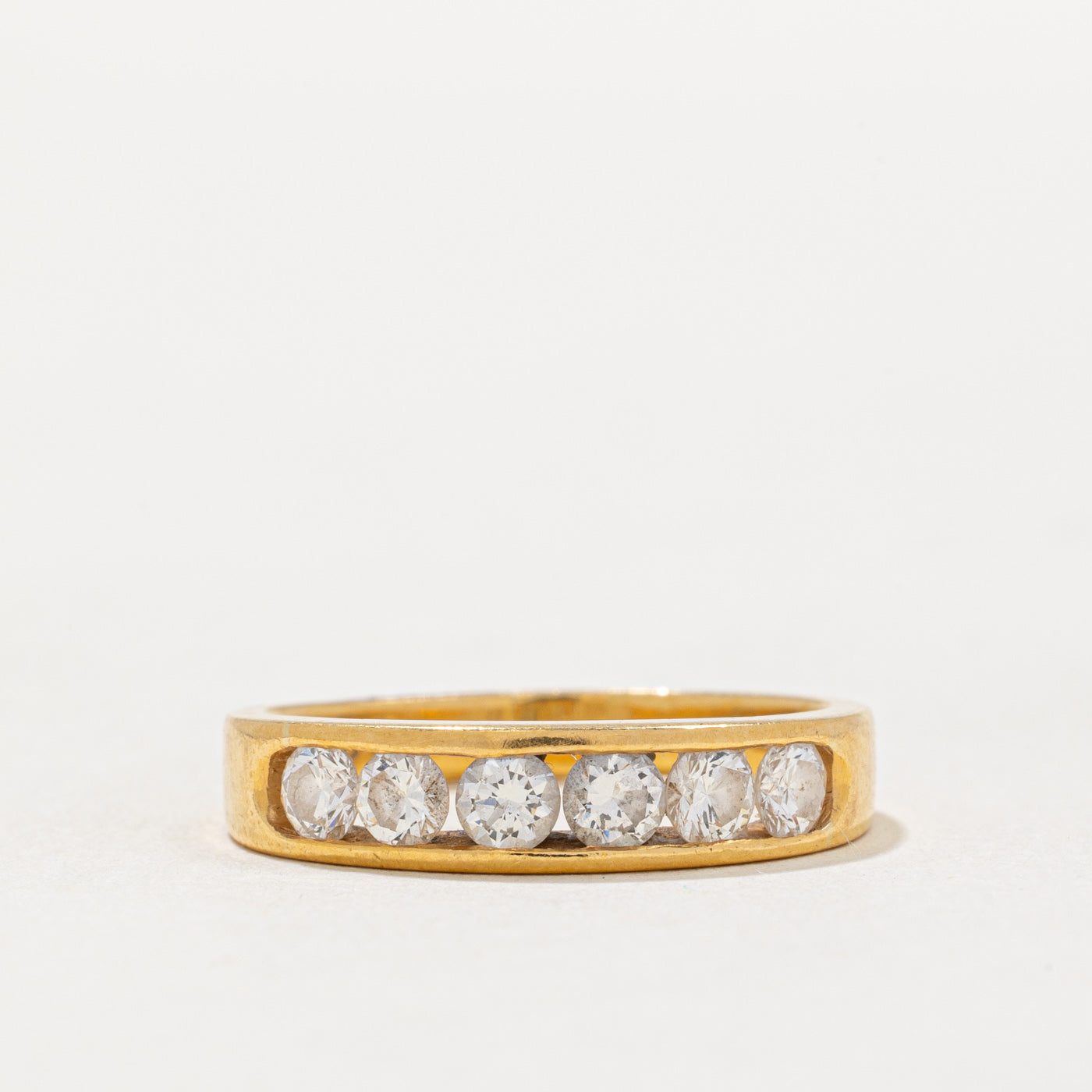 Bague sertie de six diamants en canal | 0,66 ct au total | Taille 6,5 |
