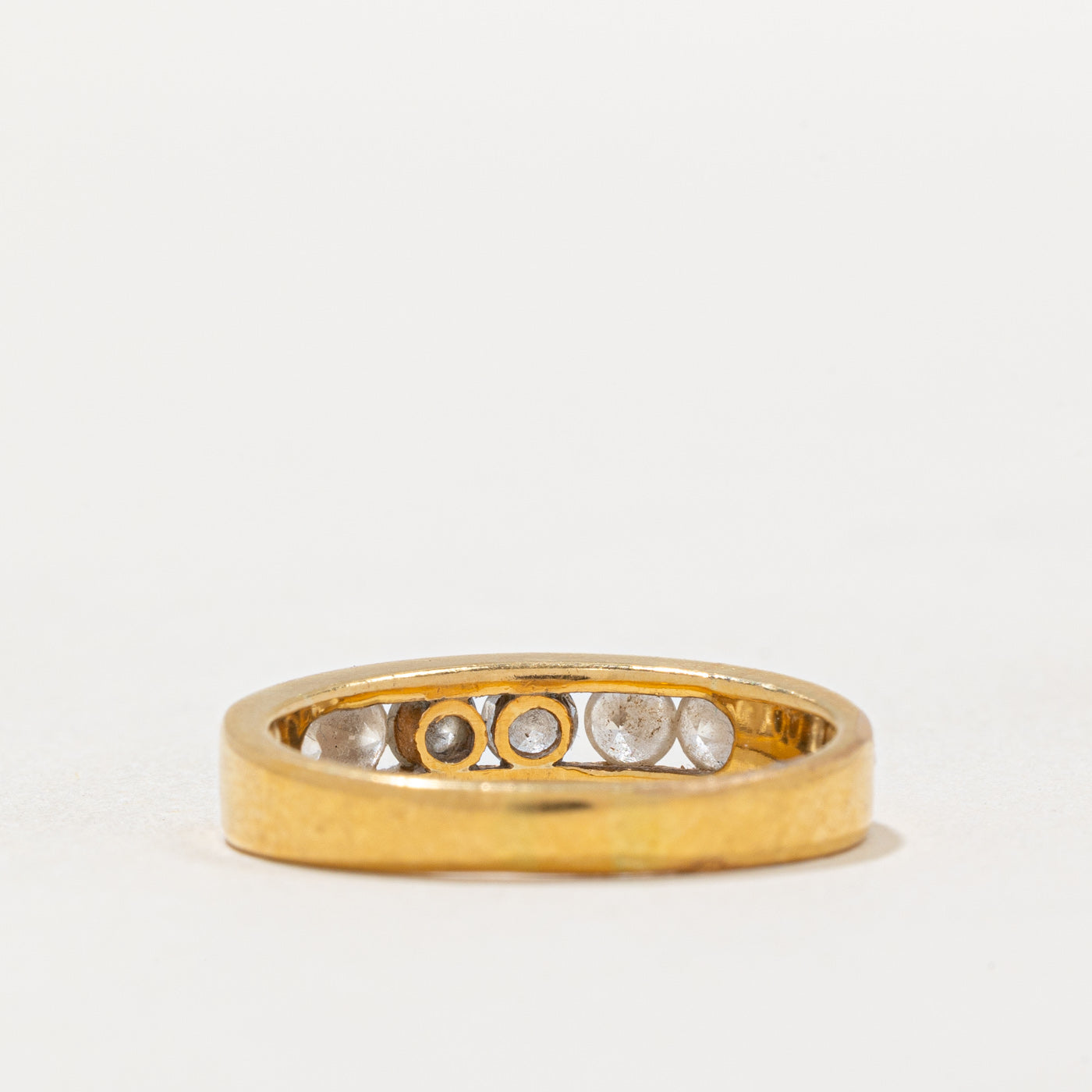 Bague sertie de six diamants en canal | 0,66 ct au total | Taille 6,5 |