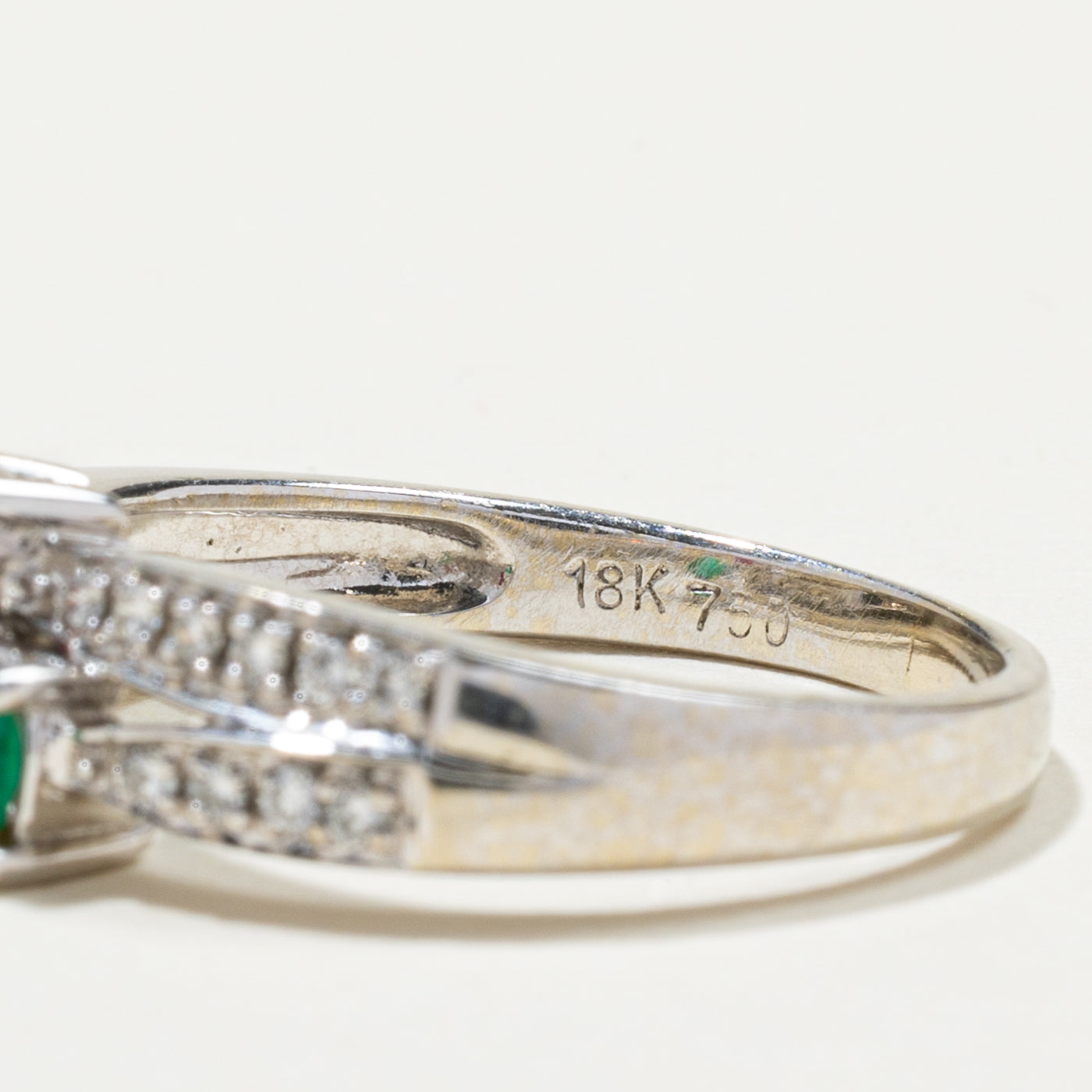 Bague Toi et Moi Émeraude, Rubis et Diamants | 0,24 ct, 0,10 ct, 0,18 ct au total | Taille 7,5