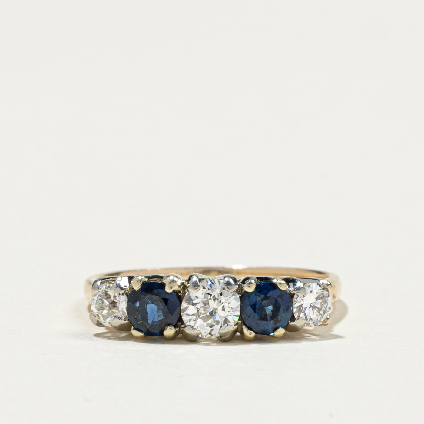 Bague vintage cinq pierres, diamants taille ancienne européenne et saphirs | 0,51 ct et 0,48 ct au total | Taille 5,25