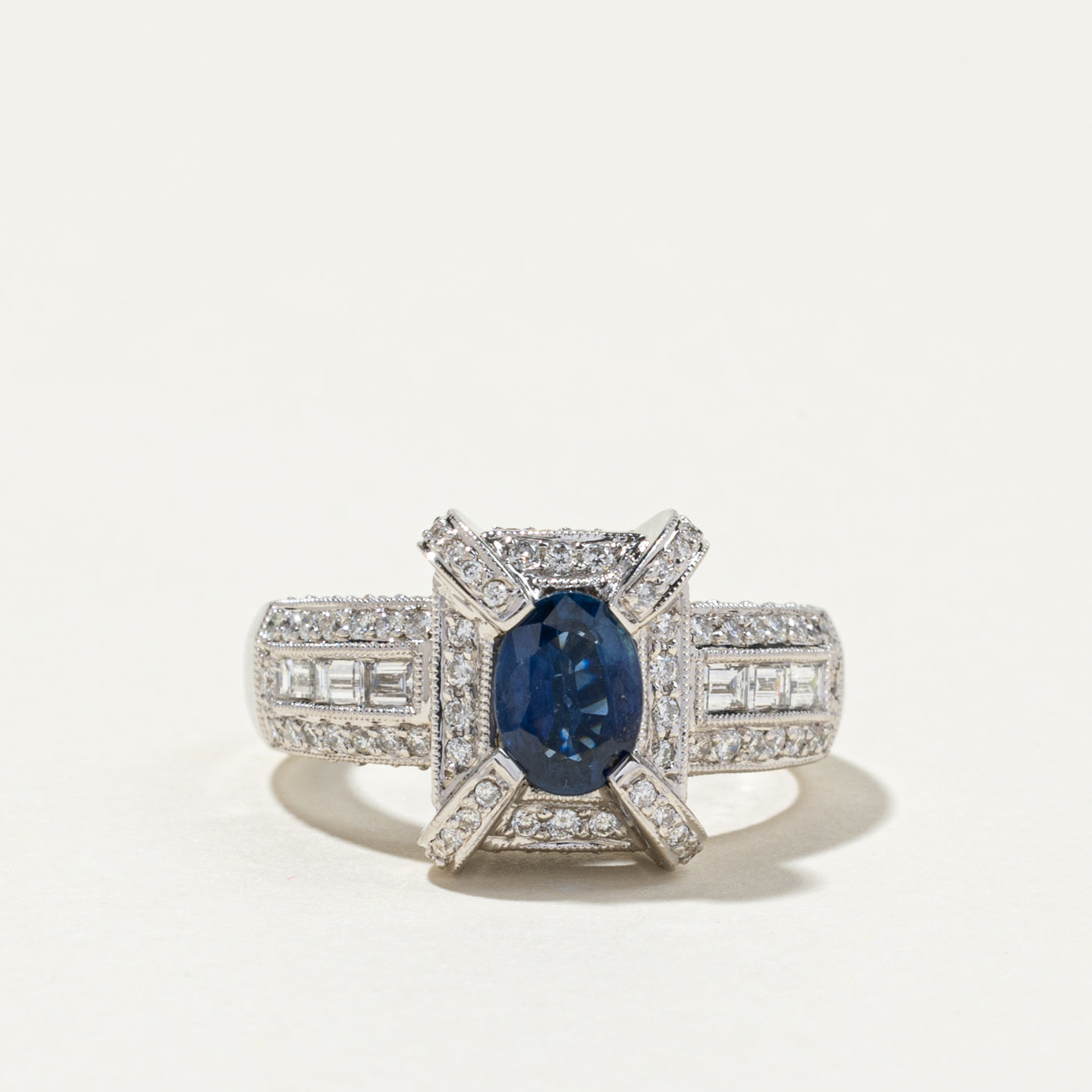 Bague saphir ovale et diamants | 1,10 ct, 1,08 ct au total | Taille 6,75