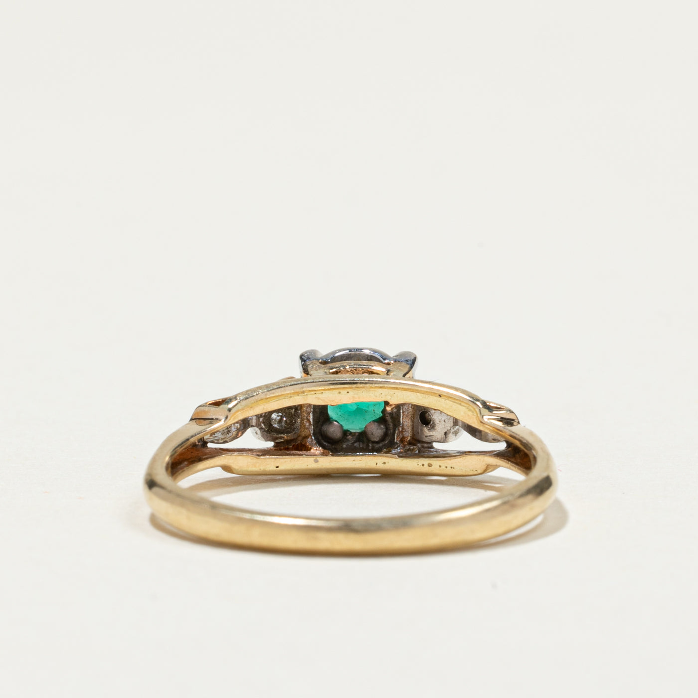 Vintage Emerald & Diamond Ring | 0.20ct, 0.03ctw | SZ 6.25