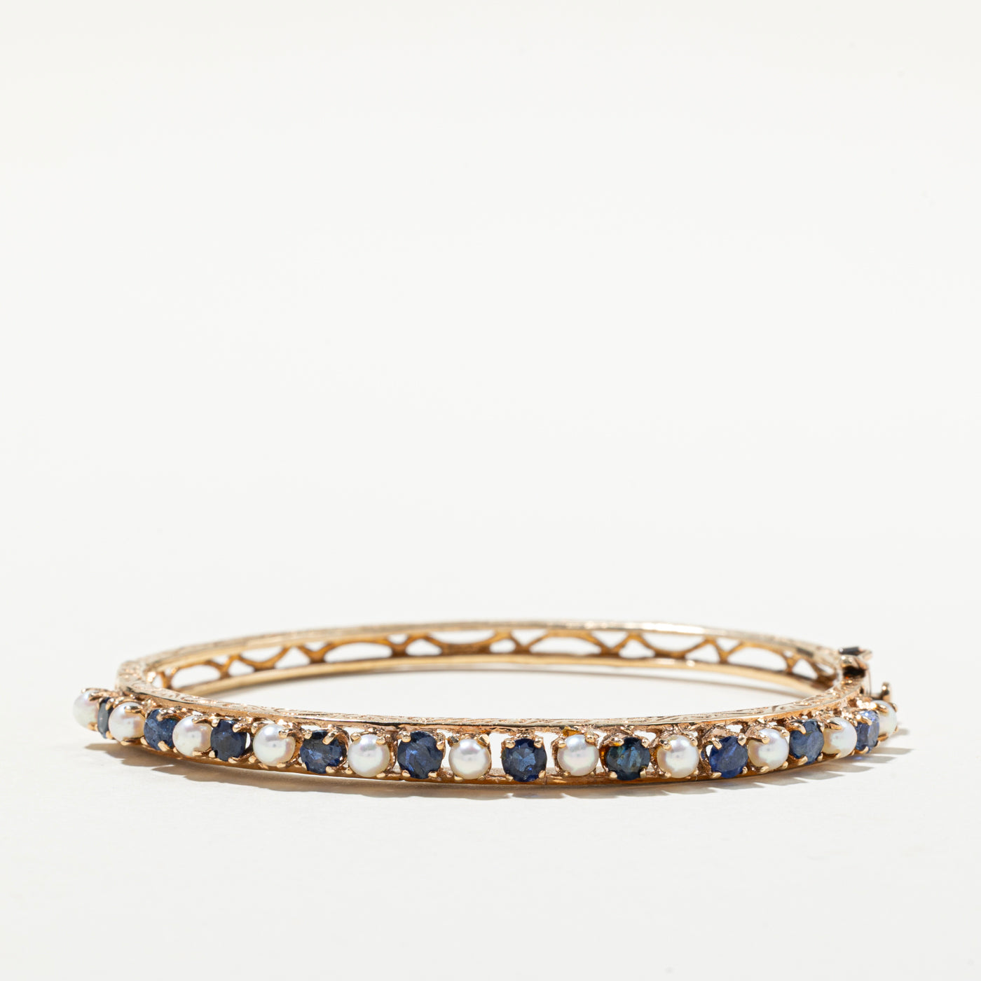 Vintage Blue Sapphire & Pearl Bangle Bracelet | 1.94ctw, 3.00-3.50mm |