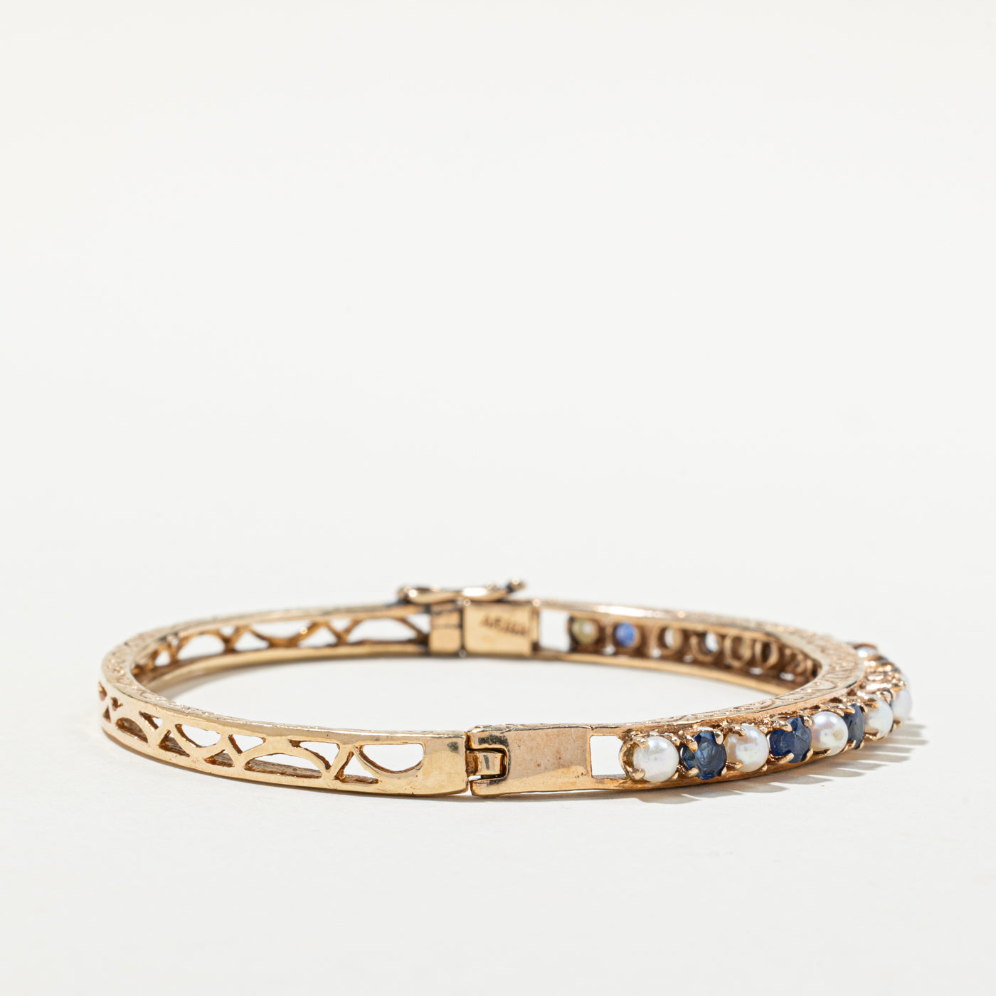 Vintage Blue Sapphire & Pearl Bangle Bracelet | 1.94ctw, 3.00-3.50mm |