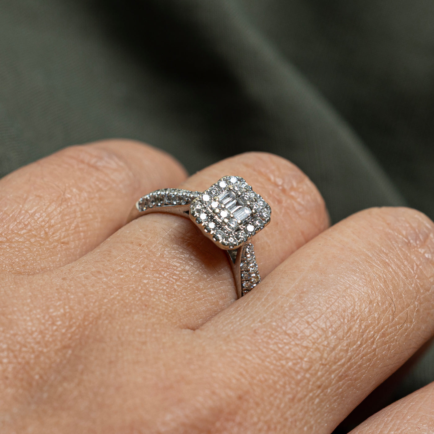 Illusion Set Diamond Cluster Ring | 0.87ctw | SZ 7