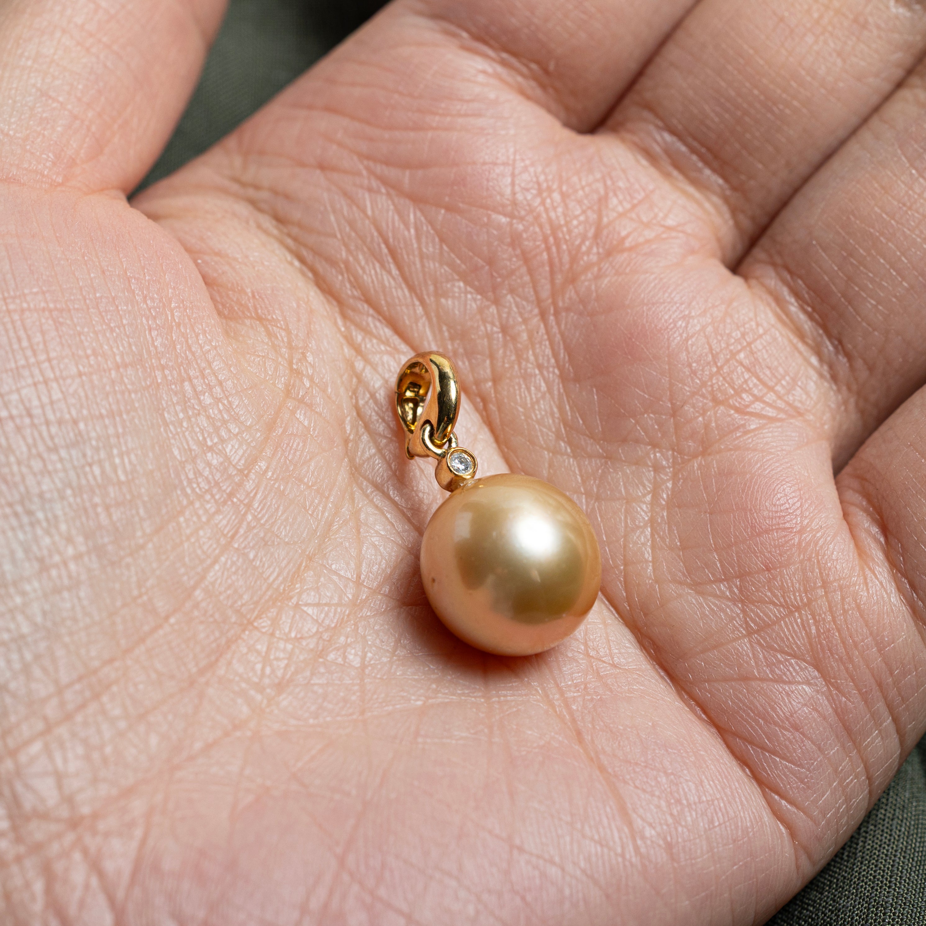 South Sea Pearl & Diamond Pendant | 13.5-14.00mm, 0.03ct