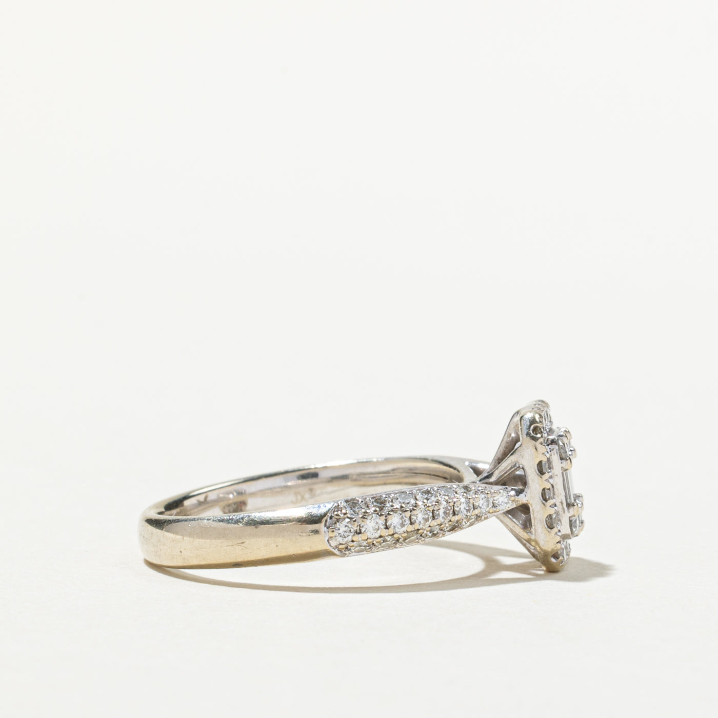 Illusion Set Diamond Cluster Ring | 0.87ctw | SZ 7