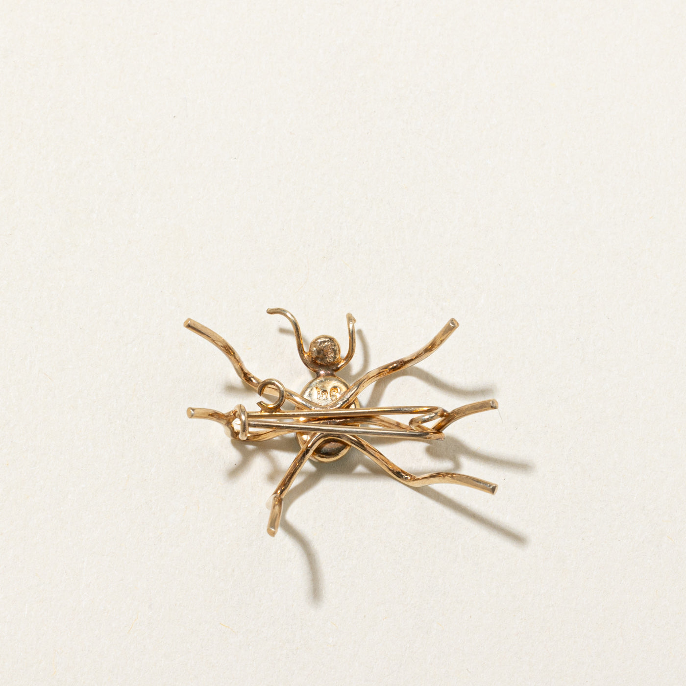 Broche araignée en opale style rétro | 0,60 ct