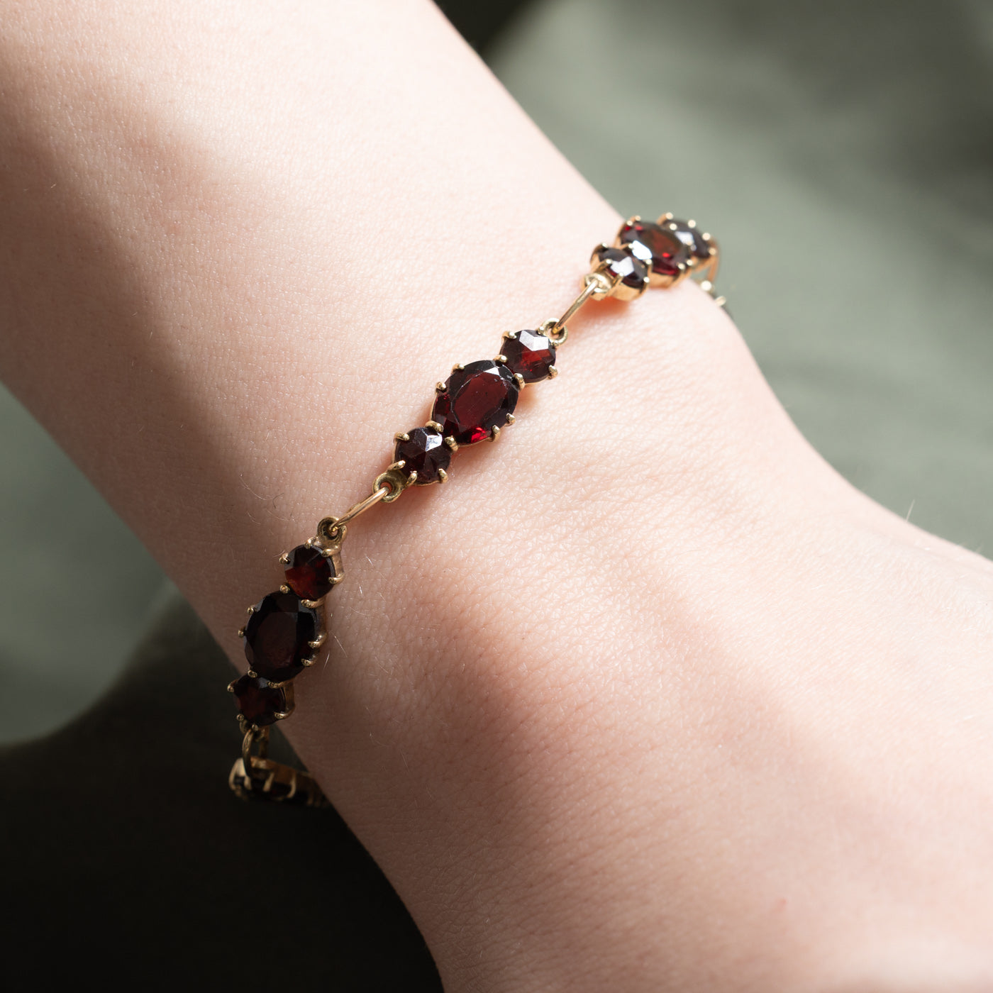 Mid Century Bohemian Cut Garnet Bracelet | 14.00ctw | 7"