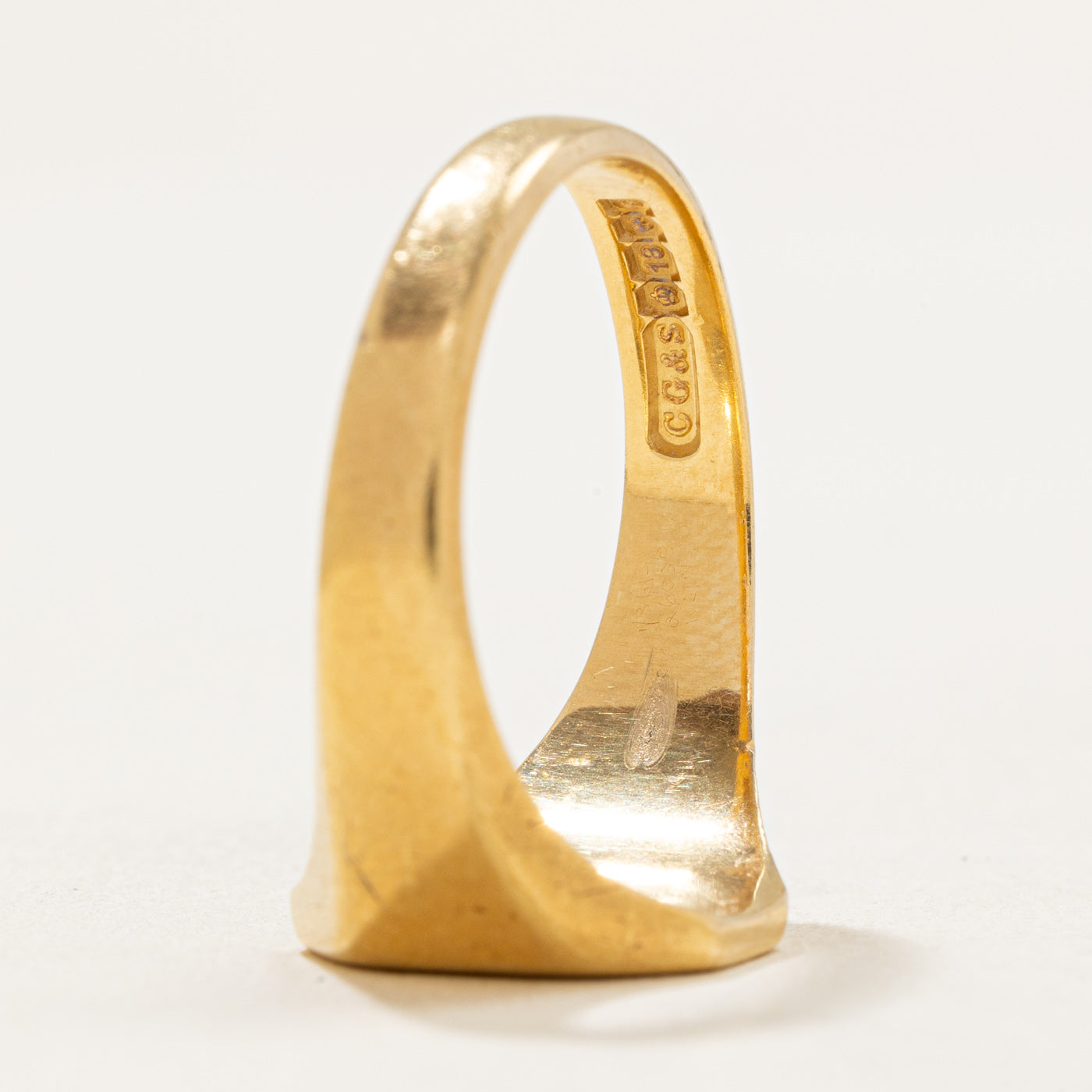 Bague chevalière vierge en or jaune 18 carats, Birmingham, 1966 | Taille 9,5